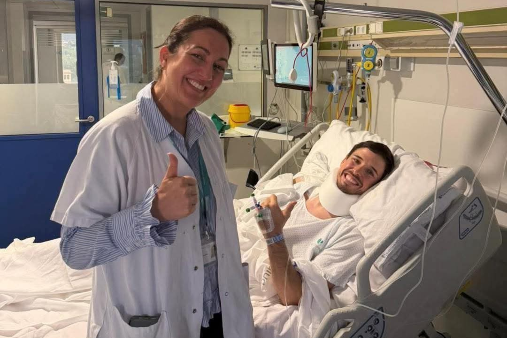 Álex Márquez, tras ser operado en Sant Cugat.