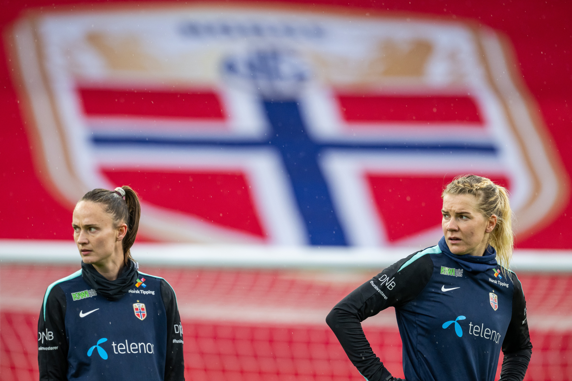 Caroline Graham y Ada Hegerberg, durante un entrenamiento con la selección noruega