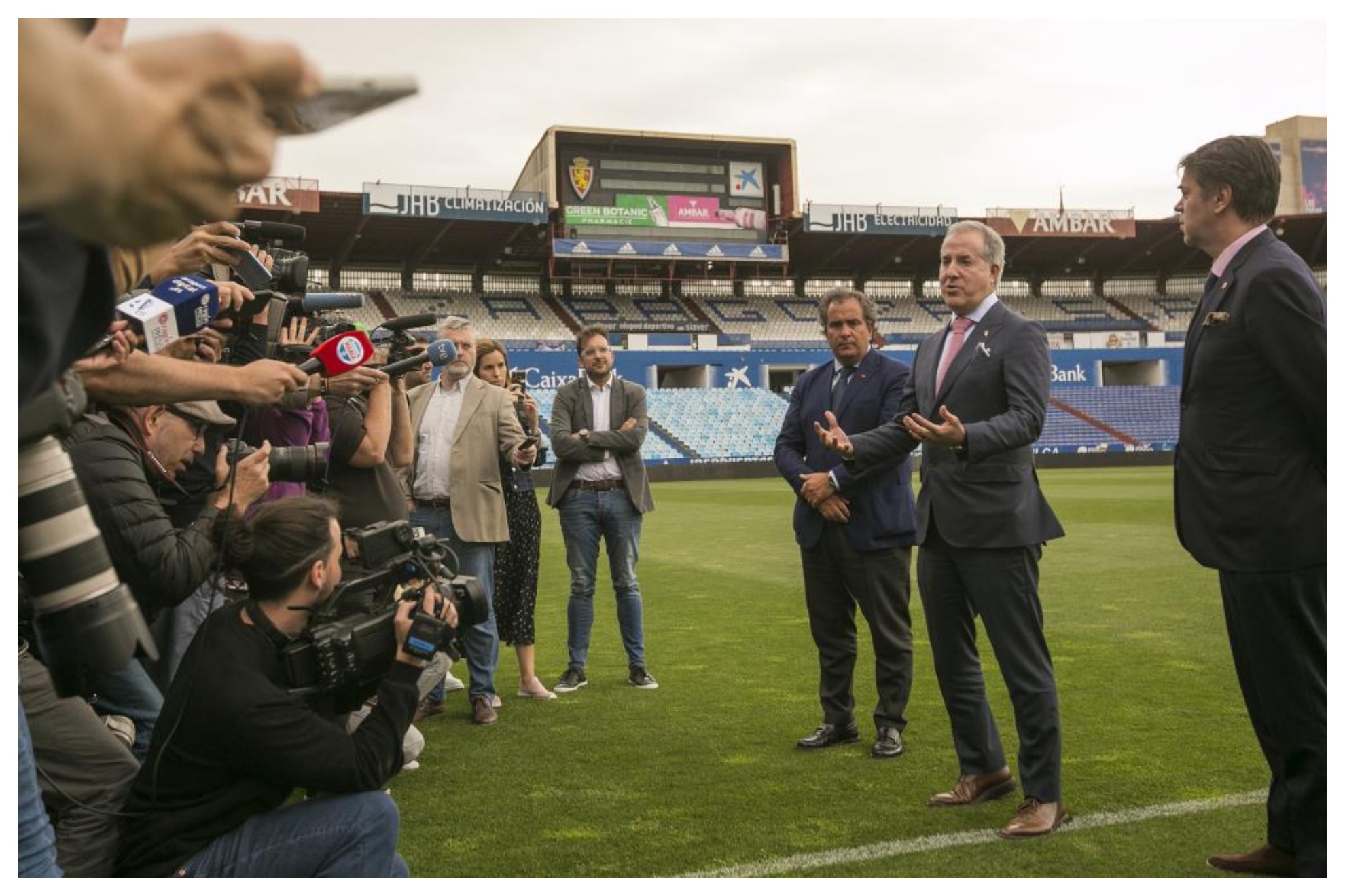 Jorge Mas, durante su presentación en La Romareda tras llegar al Real Zaragoza