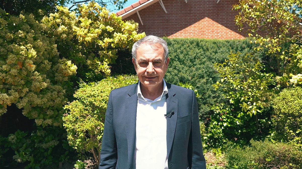 José Luis Rodríguez Zapatero hablando por primera vez tras la imputación por la Audiencia Nacional en el 'caso Plus Ultra'