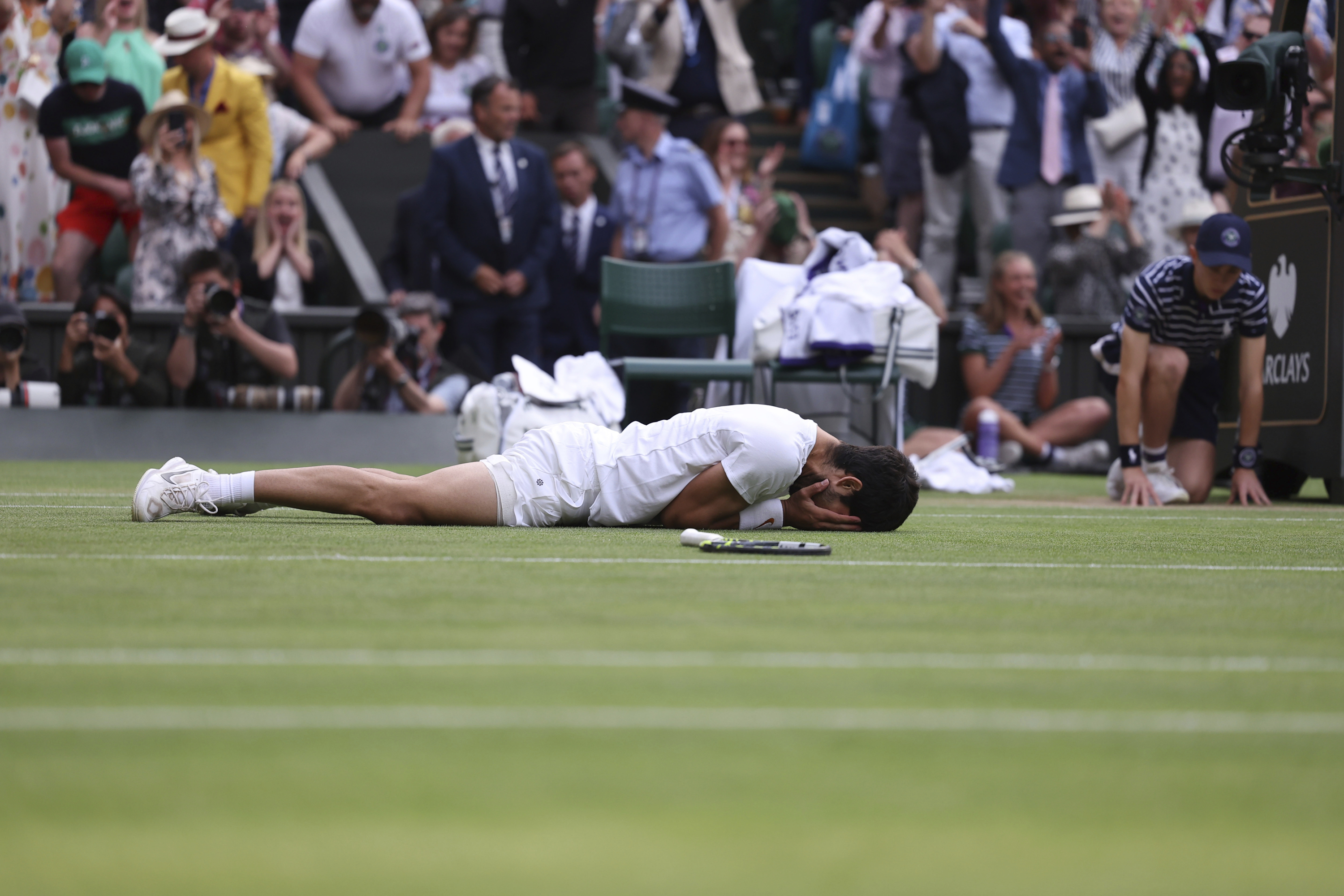 Marketa Vondrousova wins over Ons Jabeur (Tun) during the 2023 Wimbledon Championships on July 15, 2023 at All England Lawn Tennis & Croquet Club in Wimbledon, England - Photo Antoine Couvercelle / Marca