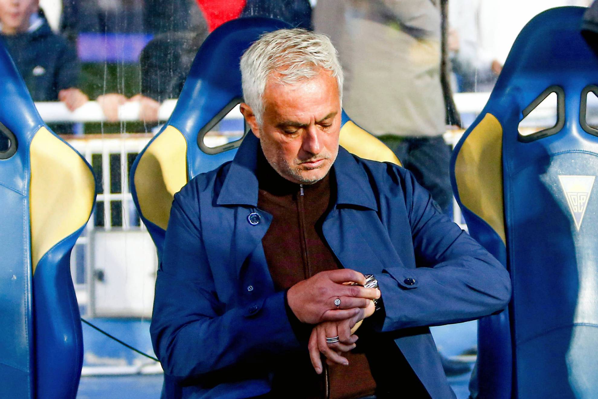 Mourinho durante su último partido con el Benfica.