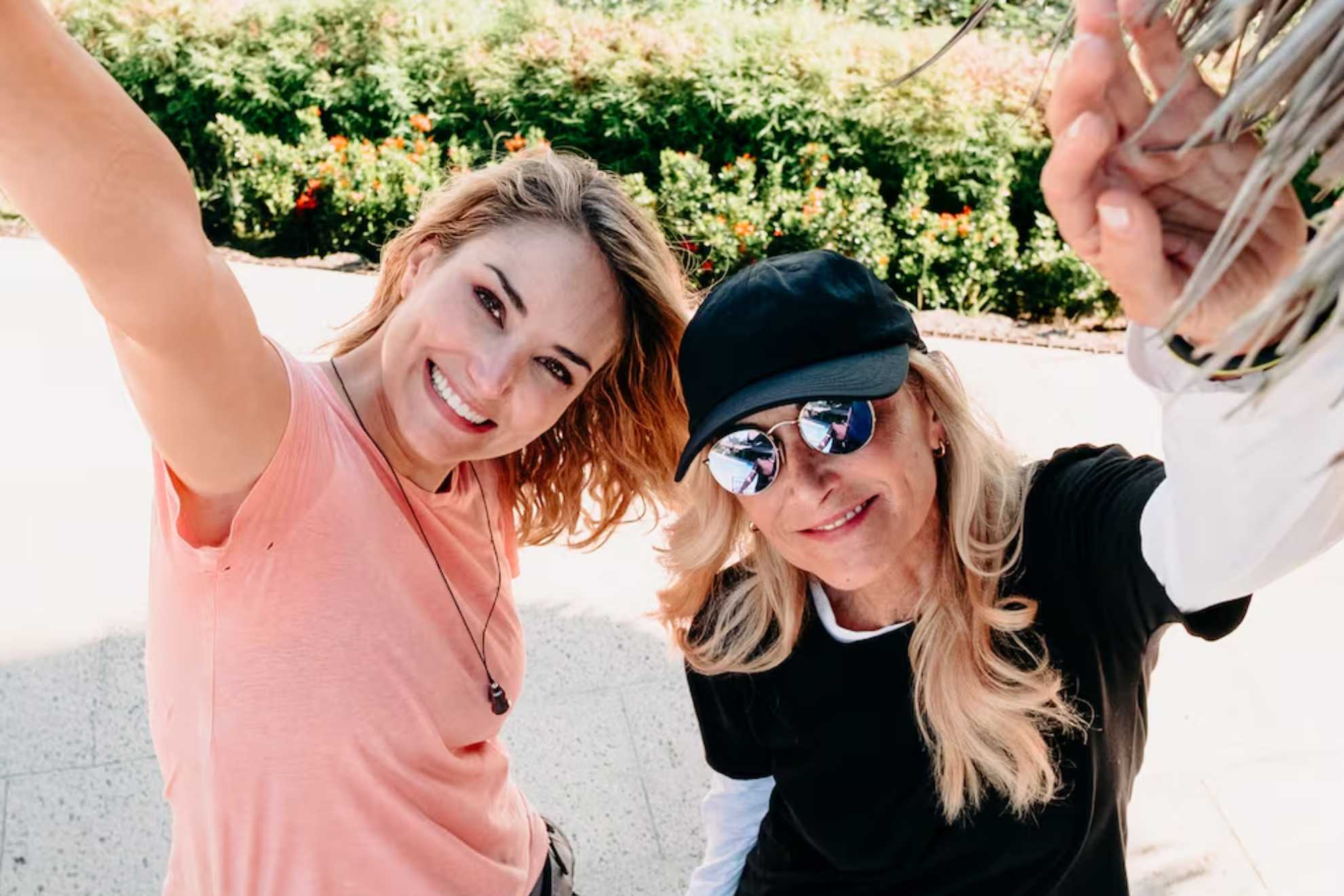 Alba Carrillo y Cristina Cifuentes