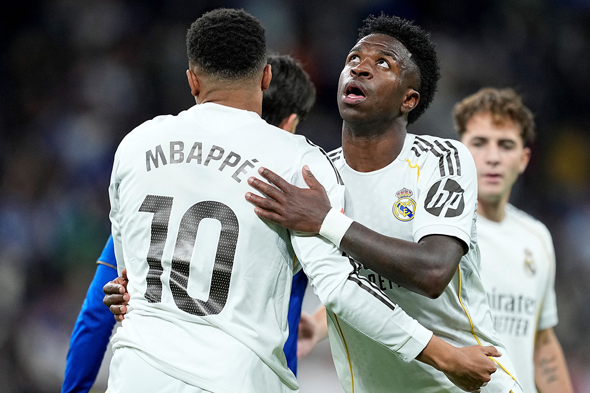 Mbappé y Vinicius se saludan en un partido. AFP7 vía Europa Press