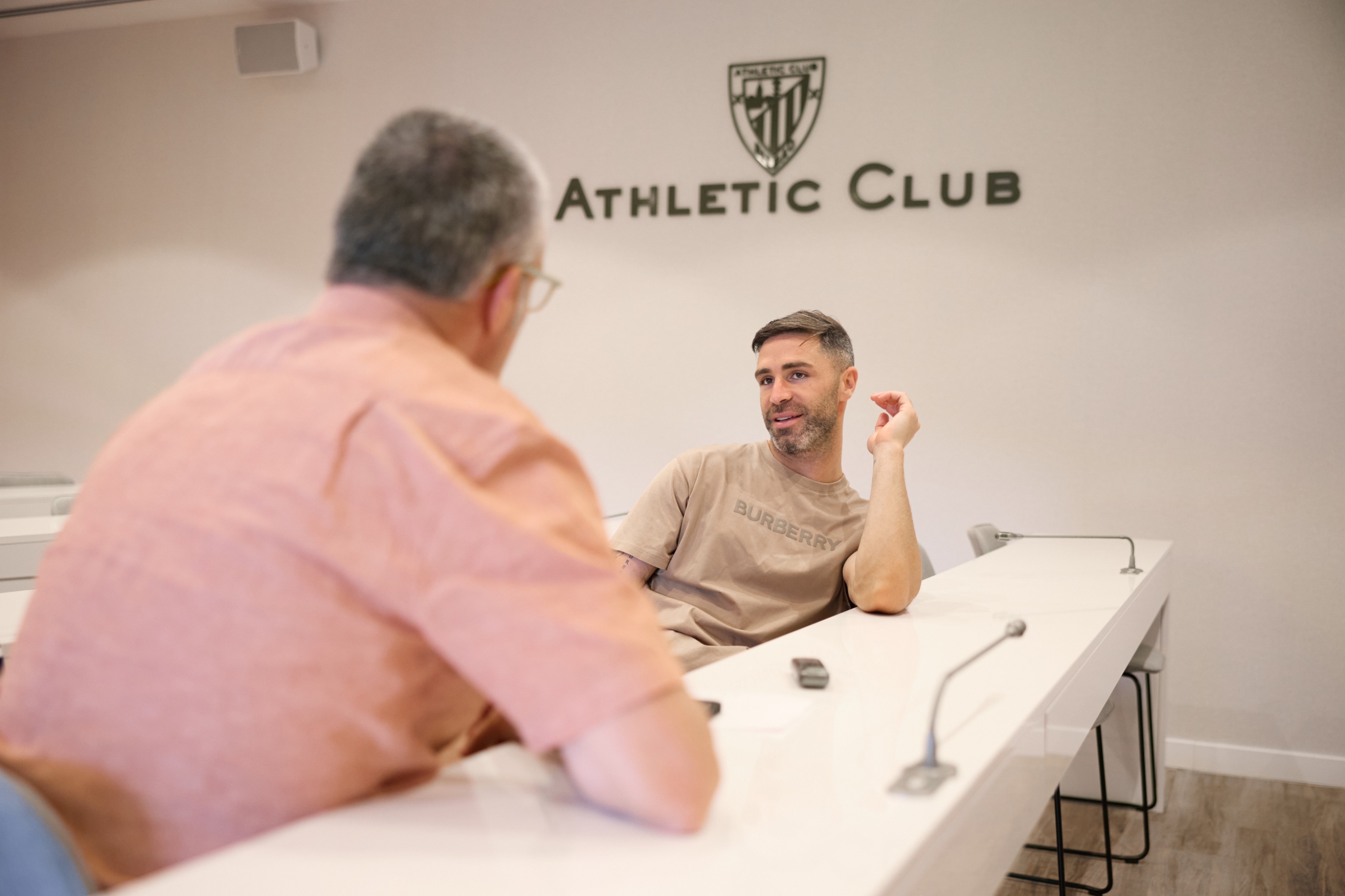 Sí, en un momento de la entrevista.