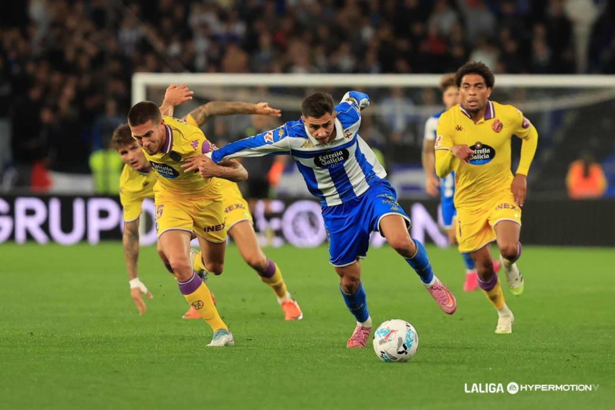 Un lance del Deportivo-Valladolid.