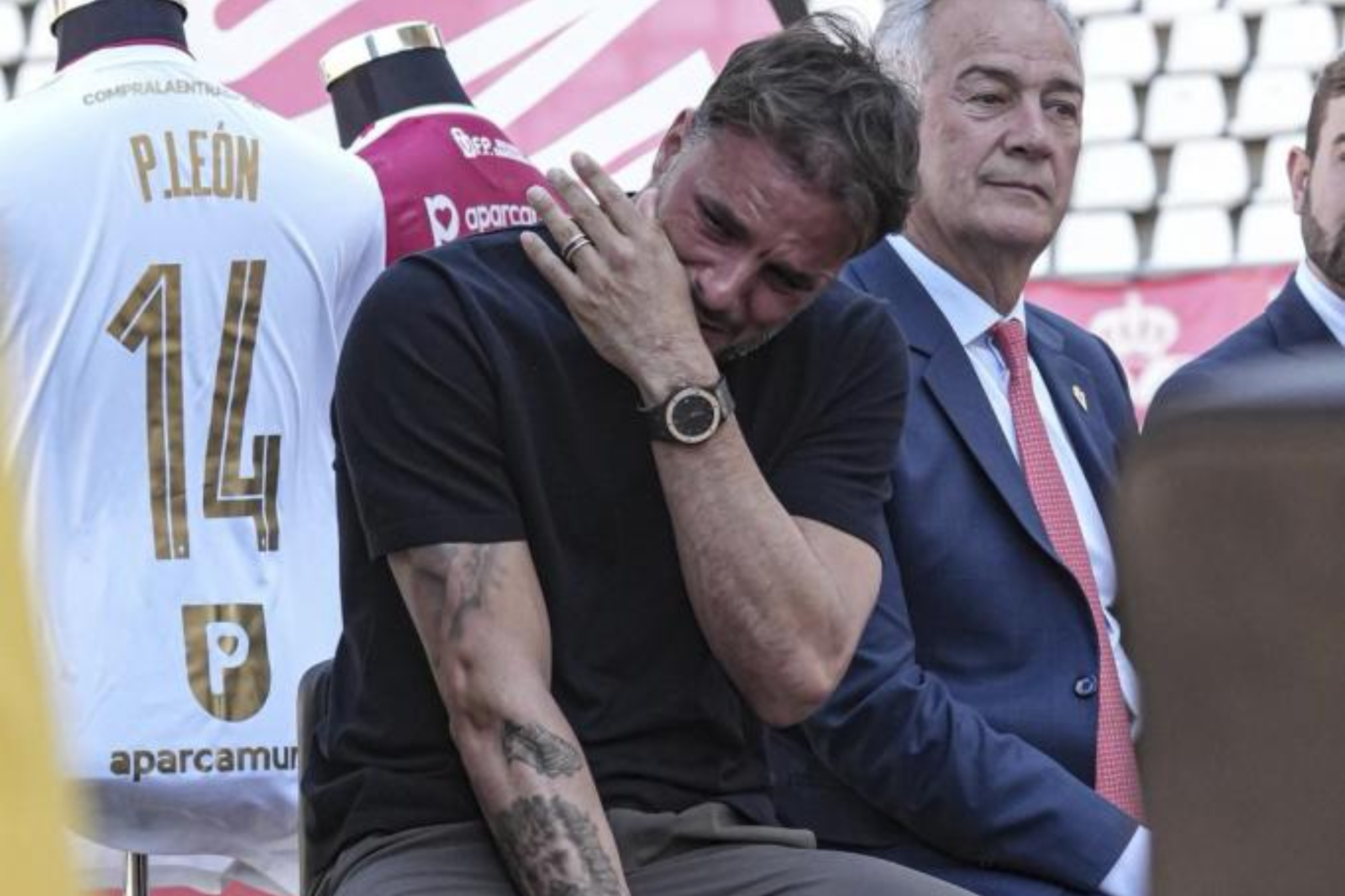 Pedro León en su despedida