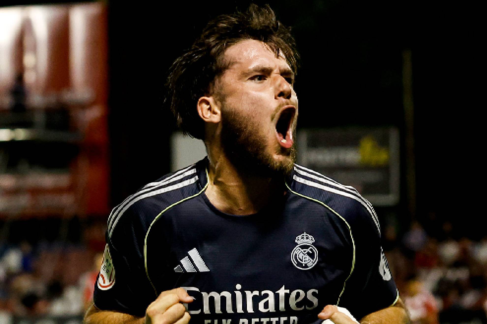 Jaime Barroso celebra su gol ante el Granada