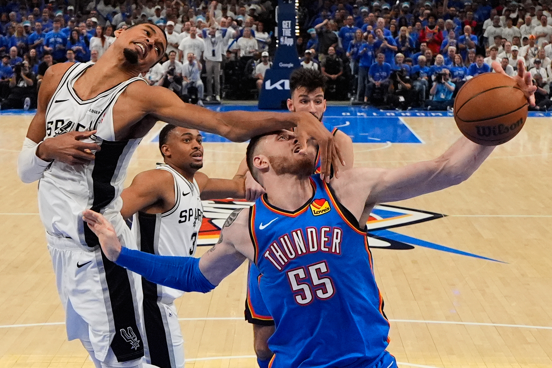 Shai se pone en modo en MVP para desactivar las marcianadas de Wembanyama y poner el 1-1