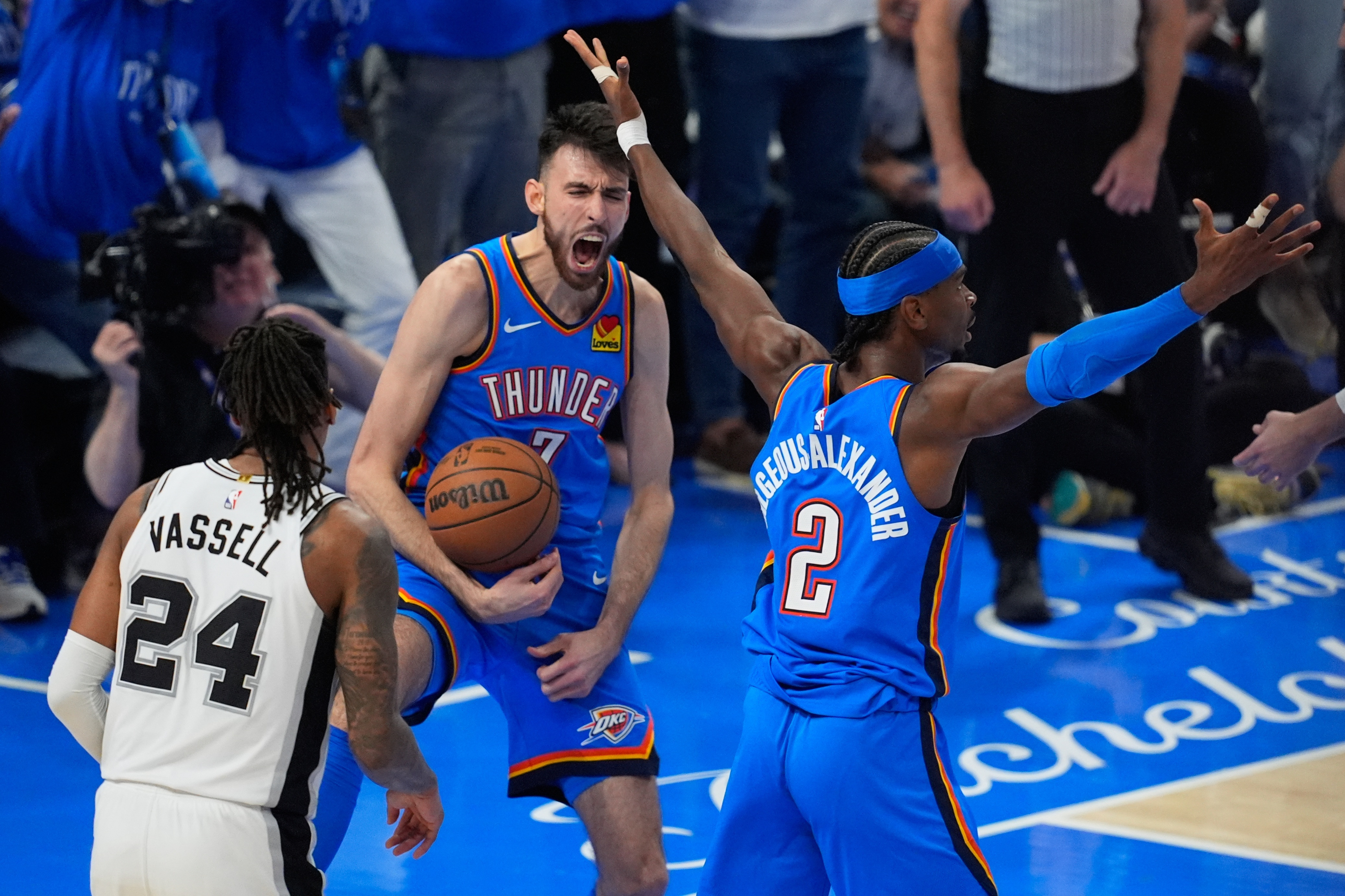 Shai se pone en modo en MVP para desactivar las marcianadas de Wembanyama y poner el 1-1