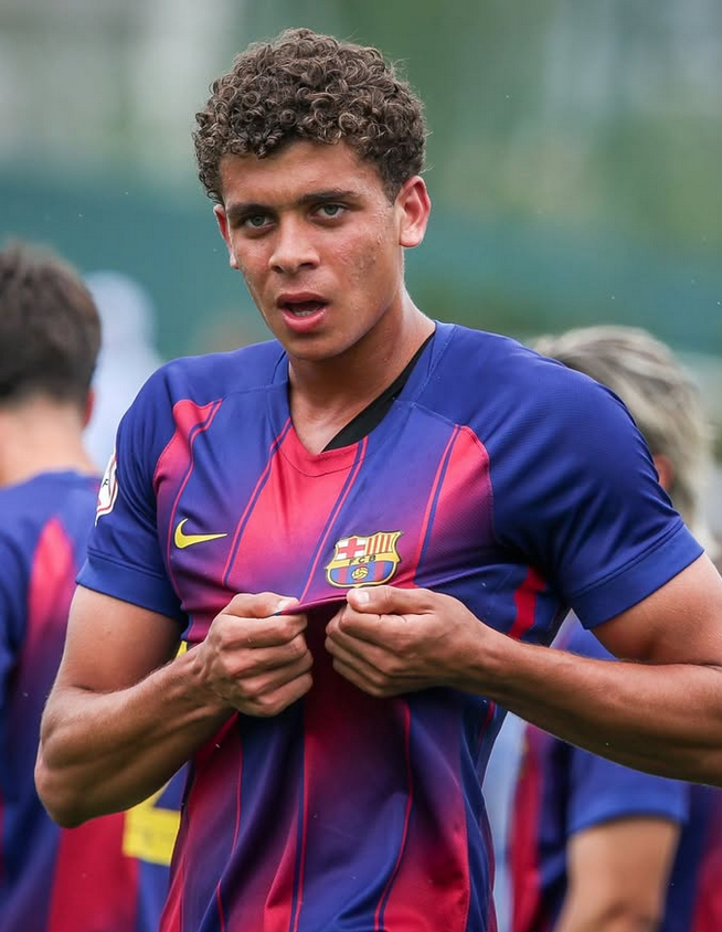 El Barcelona ficha al 'Faraón del Gol' pagando su cláusula<b
