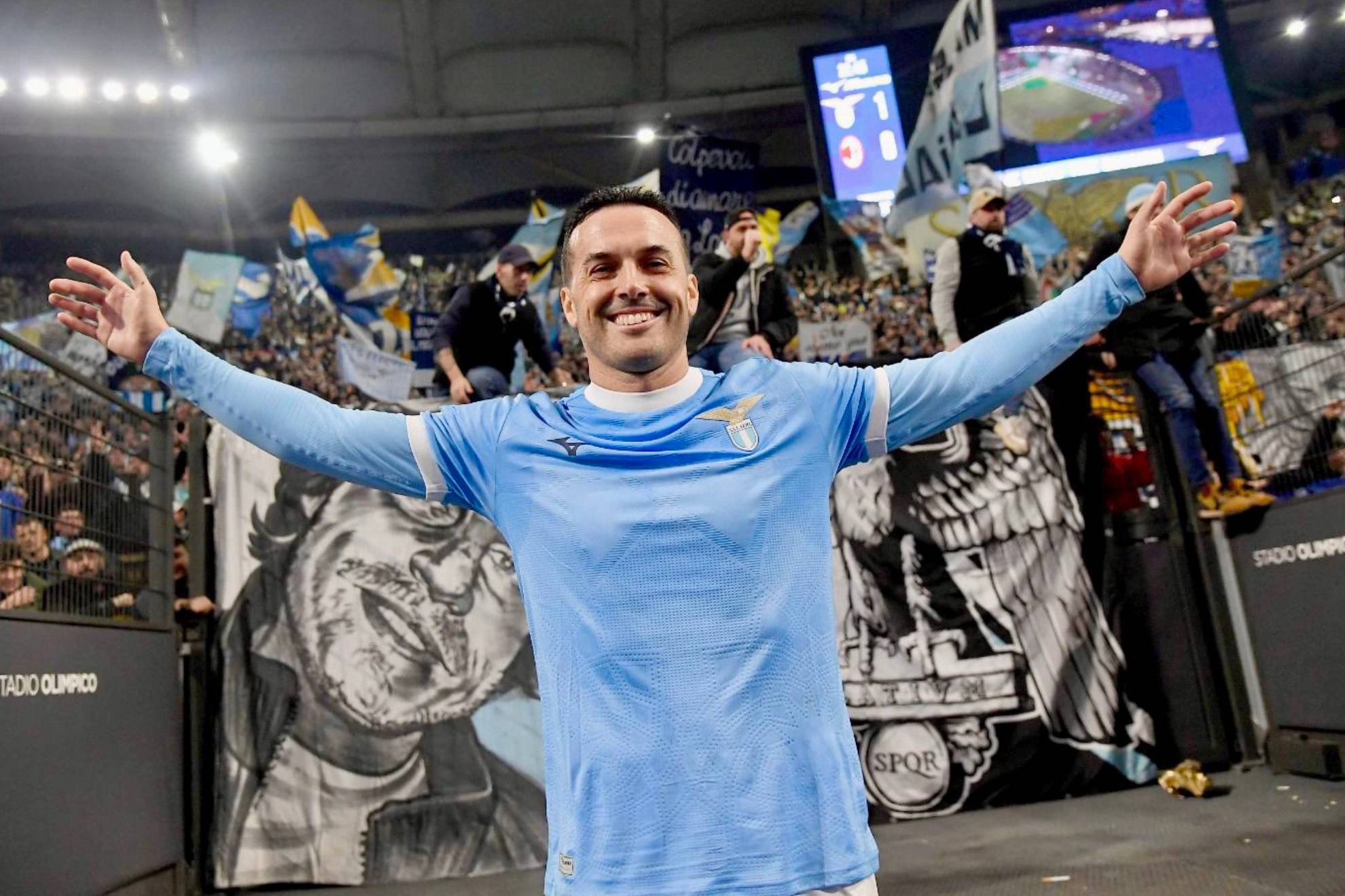 Pedro Rodríguez celebrando tras la victoria ante el Milan.