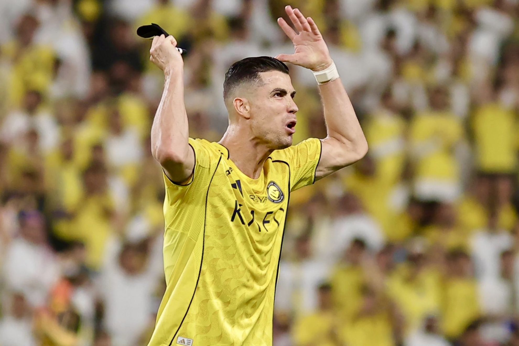 Cristiano Ronaldo celebra con Al Nassr