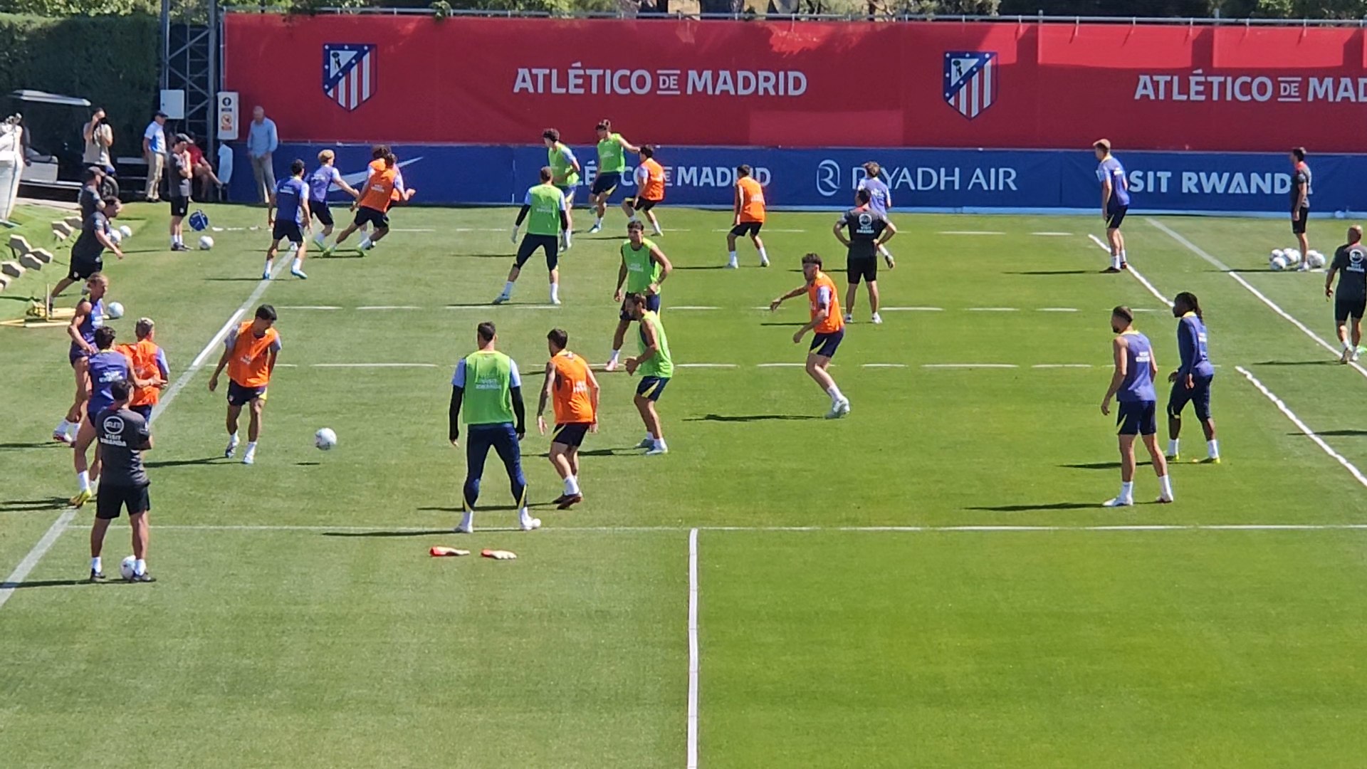 Simeone ensaya el once para Villarreal