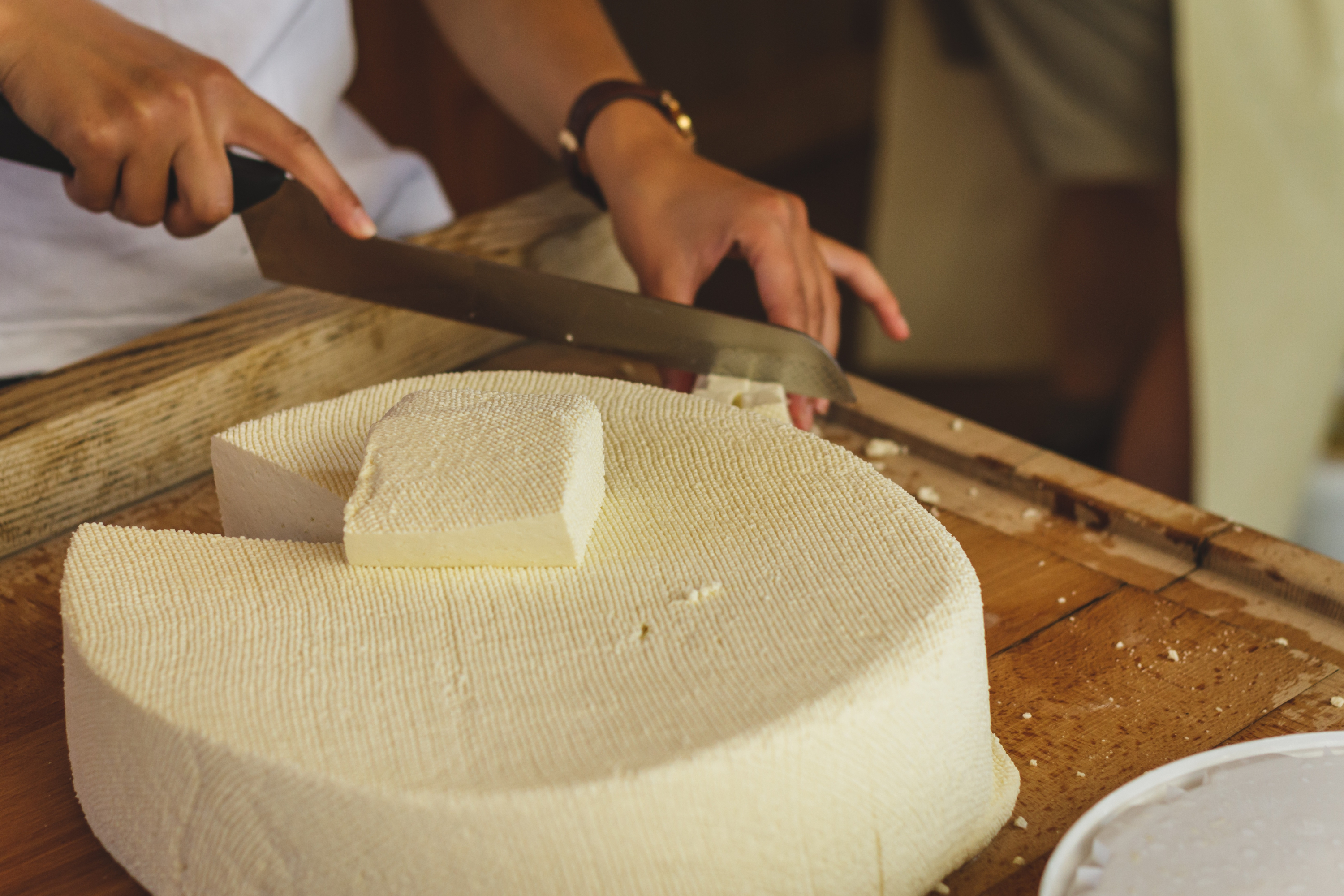 El queso fresco puede ser uno de los alimentos contaminados por listeria