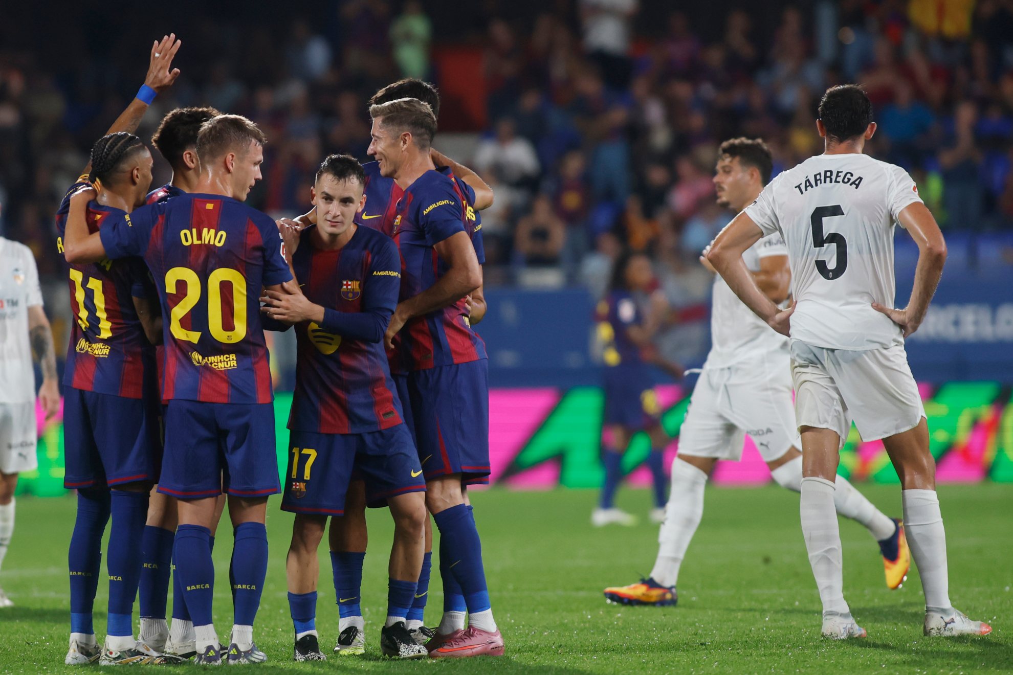 Los jugadores celebran un gol durante el último partido contra el Valencia.