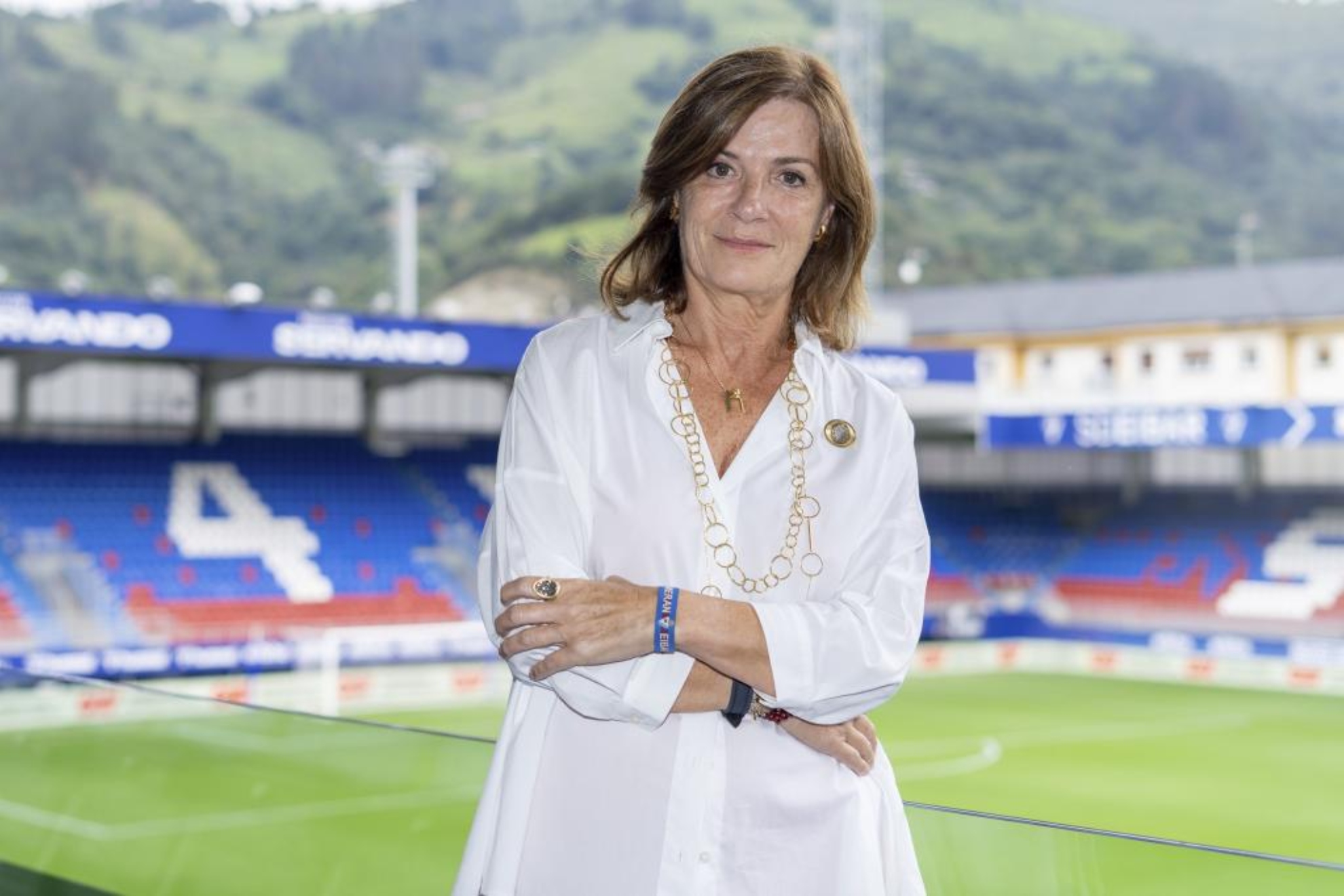Amaia Gorostiza, presidenta del Eibar, posa en Ipurua para MARCA