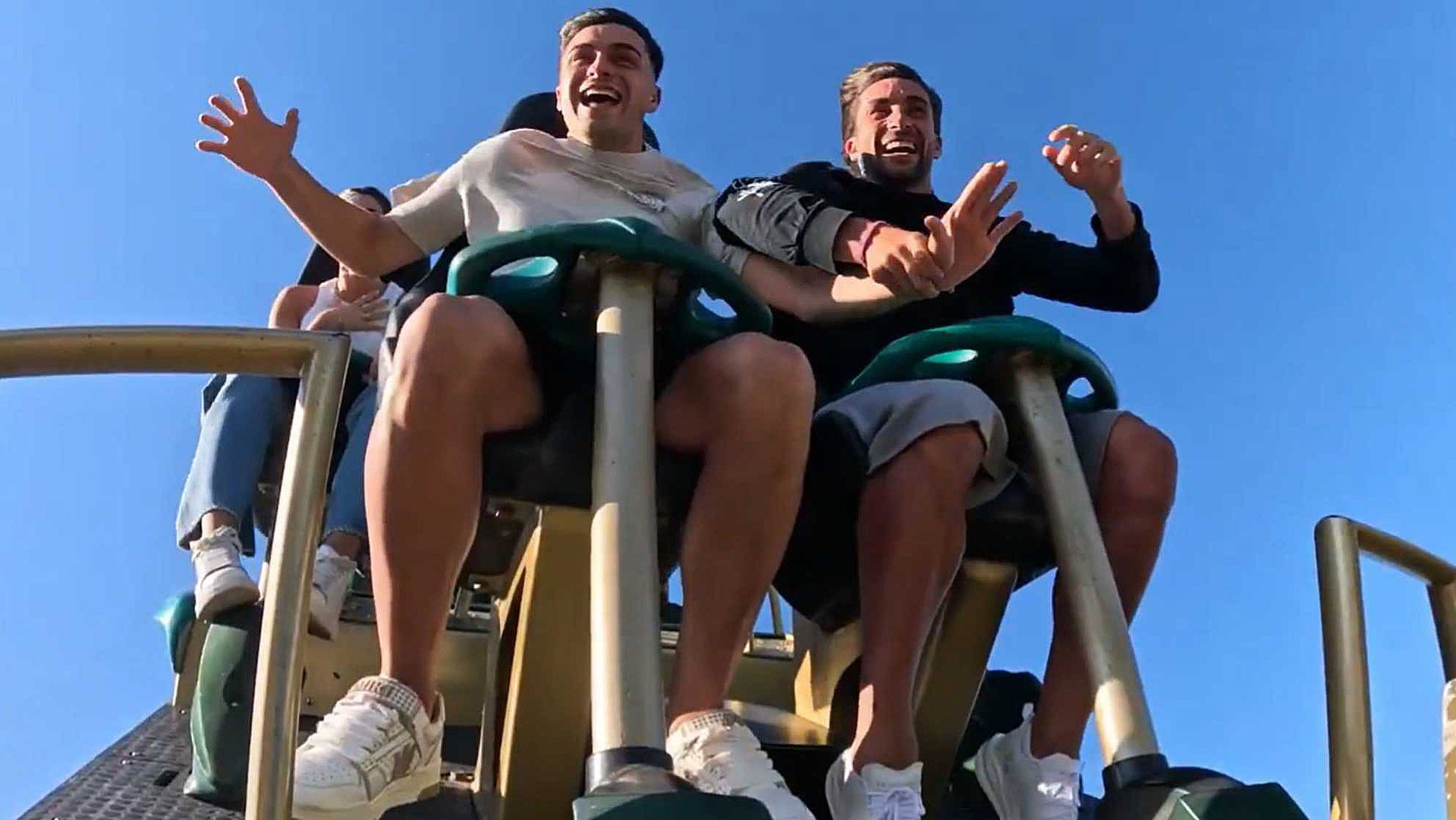 Los jugadores del Barcelona pasaron el día en Port Aventura.