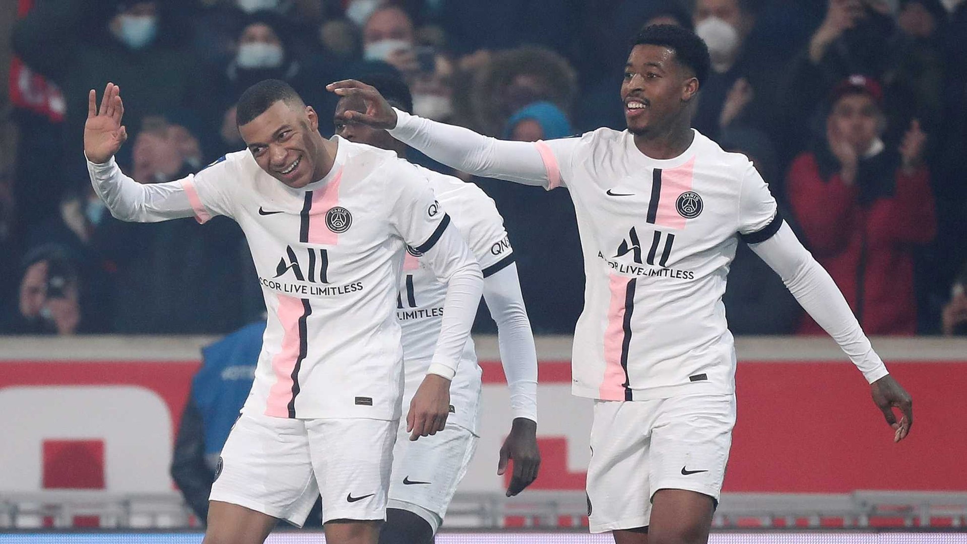 Presnel Kimpembe reconoce que "Mbappé siempre ha sido criticado en París" y que Kylian está "entrenado" para las críticas.
