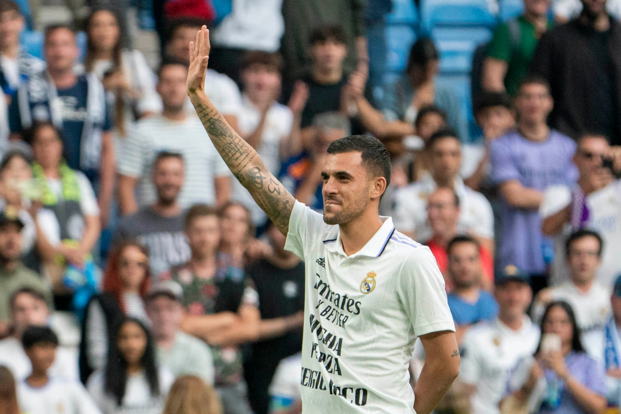 Ceballos se retira el 4 de junio de 2023, con el Bernabéu pidiendo que se quedara.
