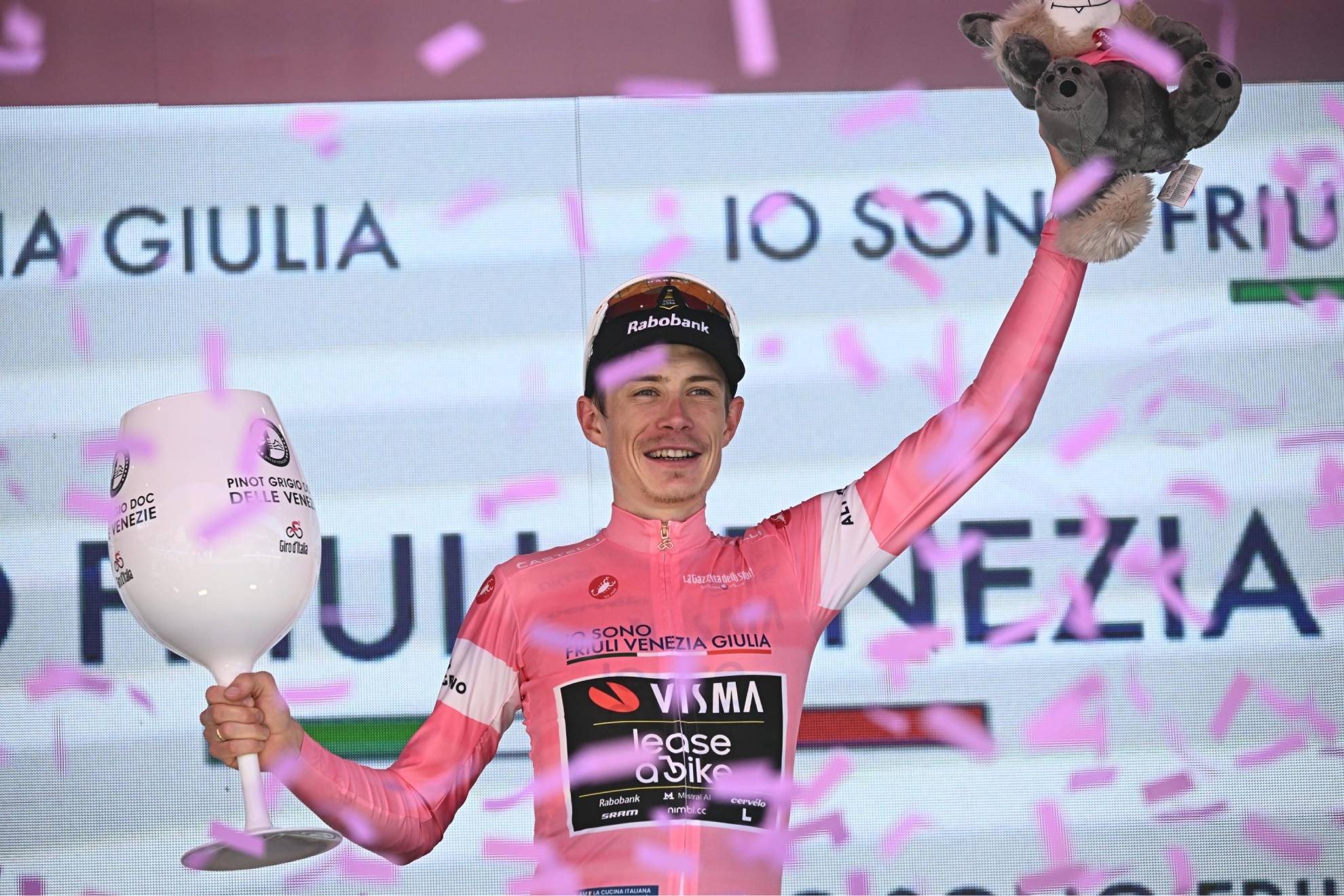 Jonas Vingegaard, con el rosa.