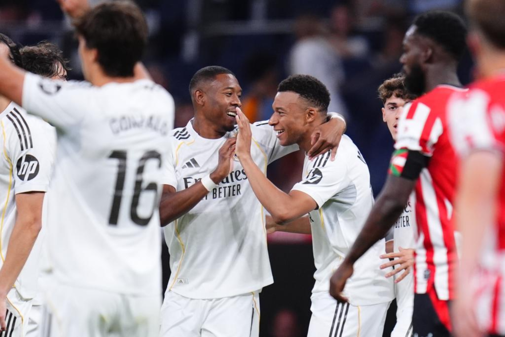 Kylian Mbappé y Alaba.