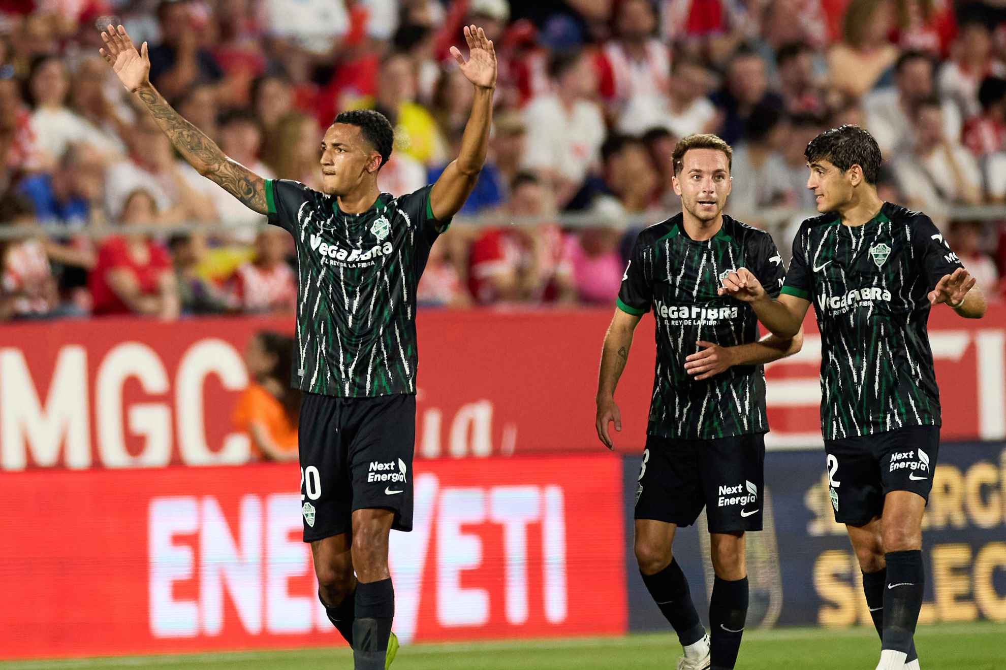Álvaro Rodríguez celebra su gol en Montilivi