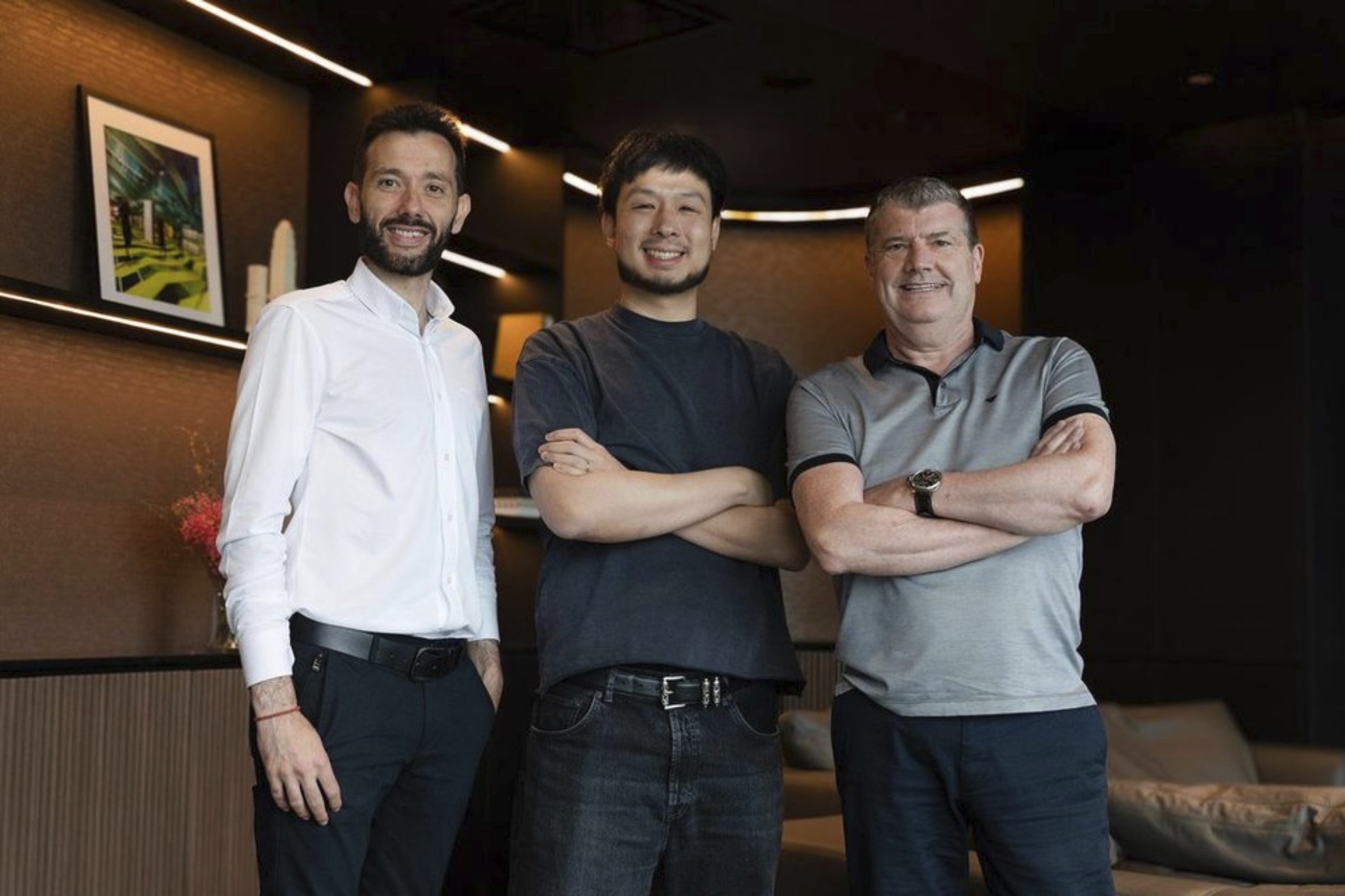 Carlos Corberán, entrenador; Kiat Lim, presidente, y Ron Gourlay, nuevo CEO de Fútbol del Valencia.