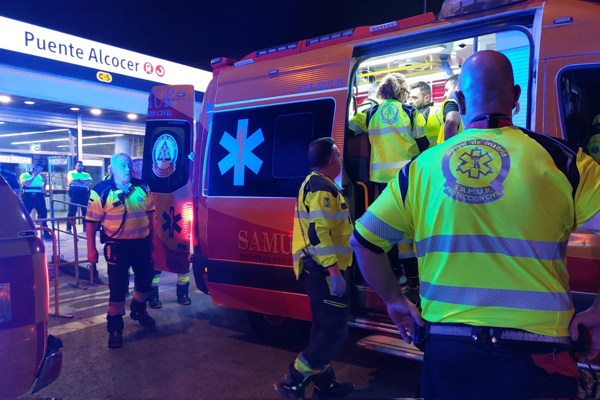 Un joven de 20 años tiene que ser trasladado grave a un hospital por recibir heridas por arma blanca en Madrid