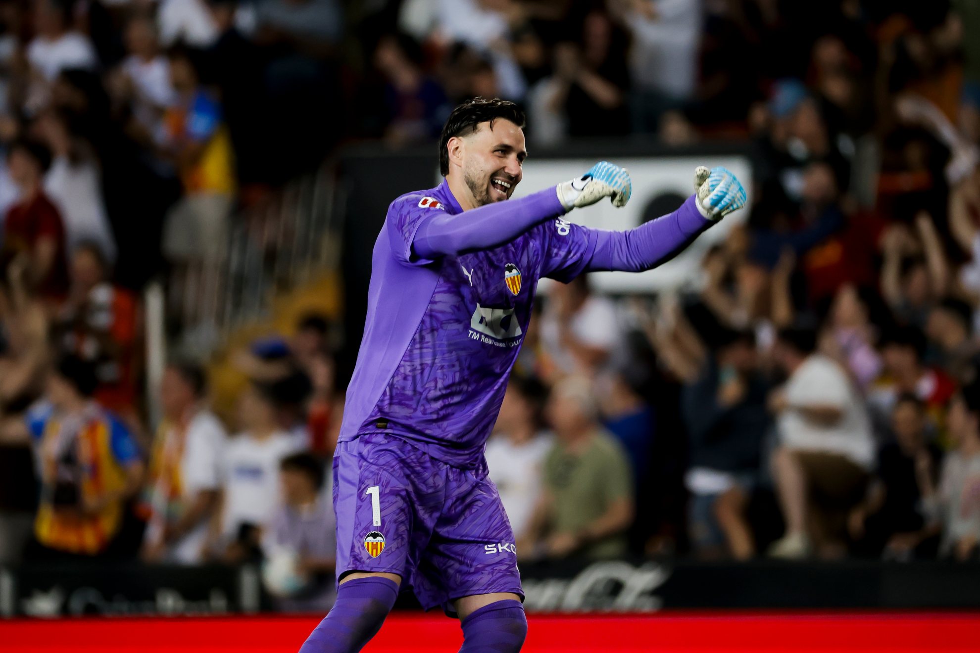 Dimitrievski celebra el gol de Rioja.