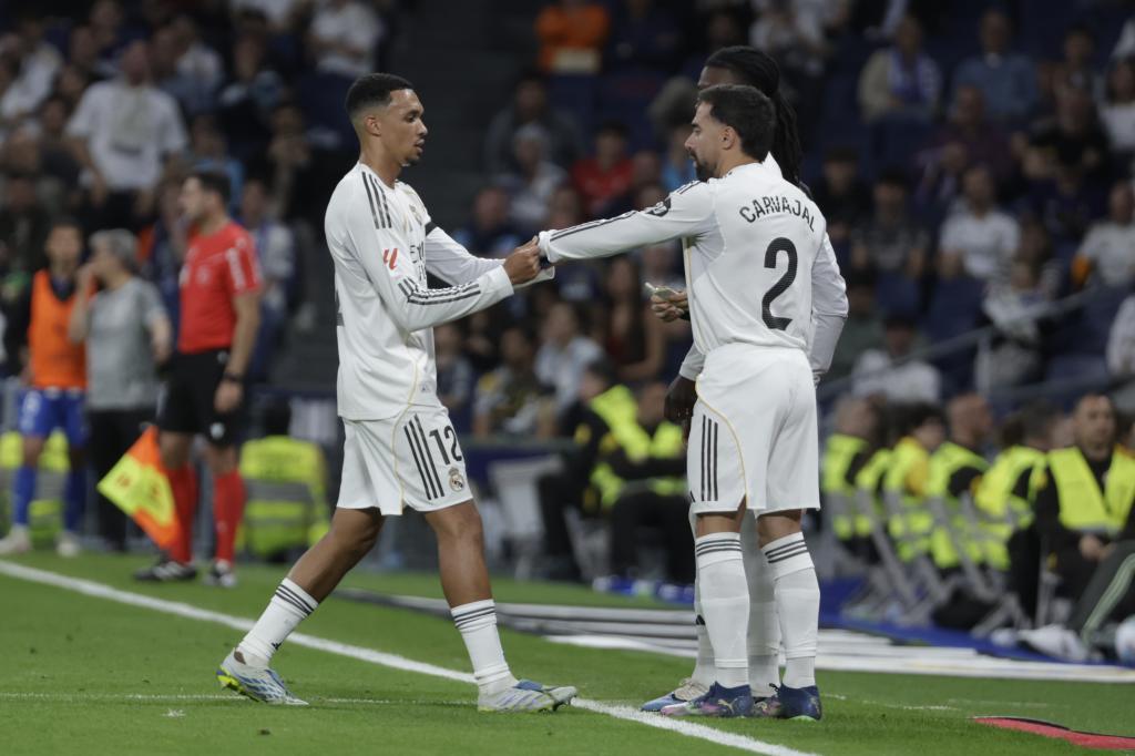 Trent y Carvajal durante un partido de Liga.