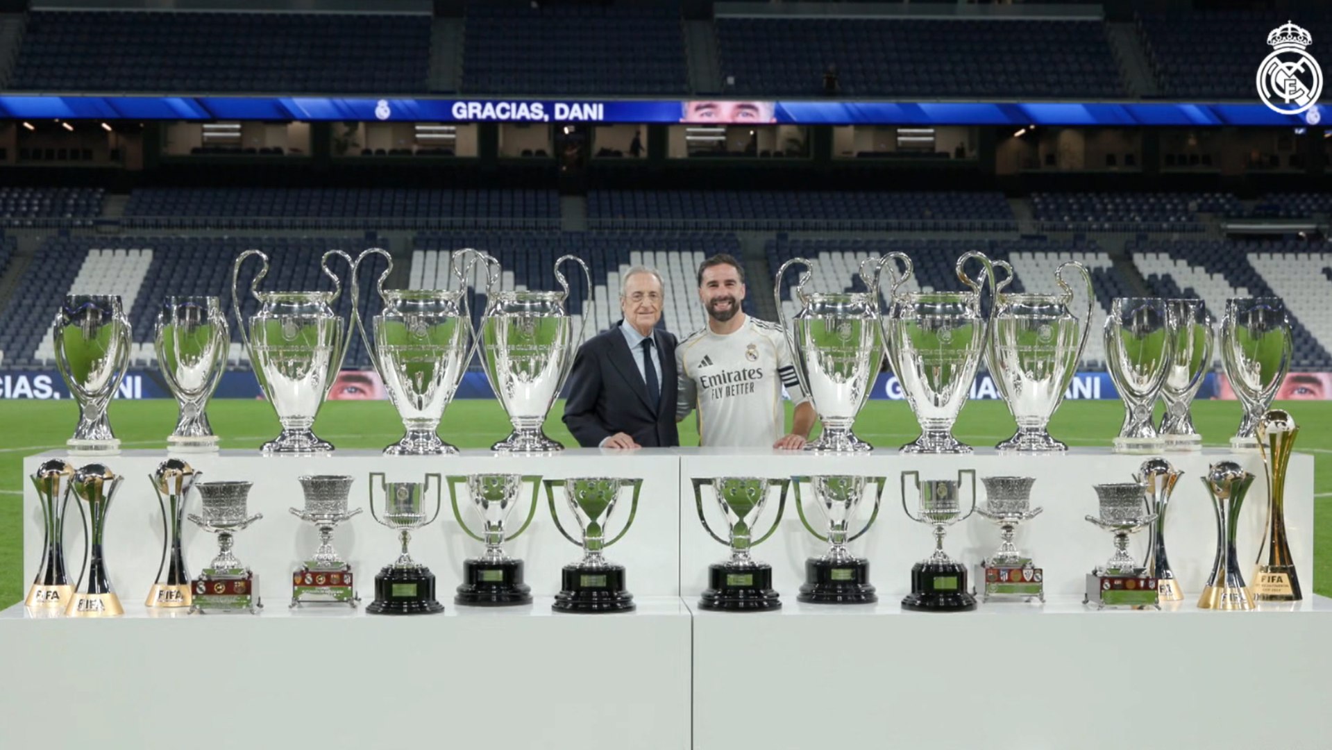 El presidente del Real Madrid se fotografió con el capitán en su último día como jugador del club en el que creció desde niño. También hubo posado con David Alaba en la despedida del austriaco.