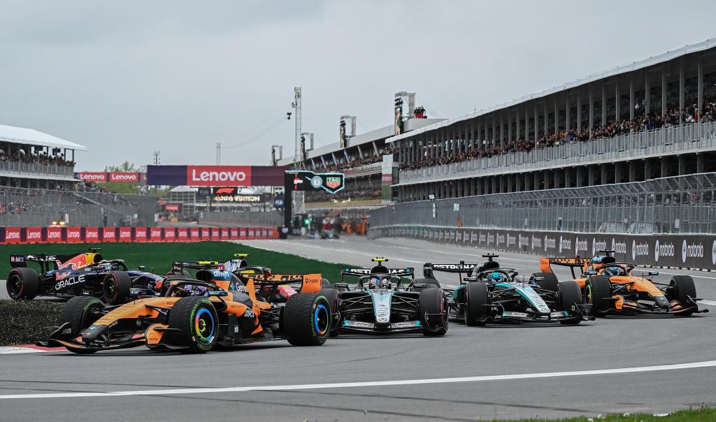 Race start.