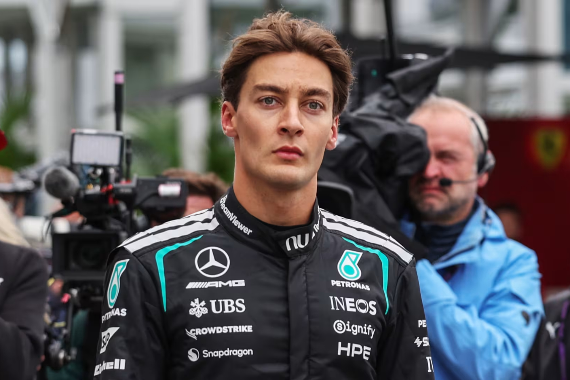 Russell, al bajarse del coche. F1.COM