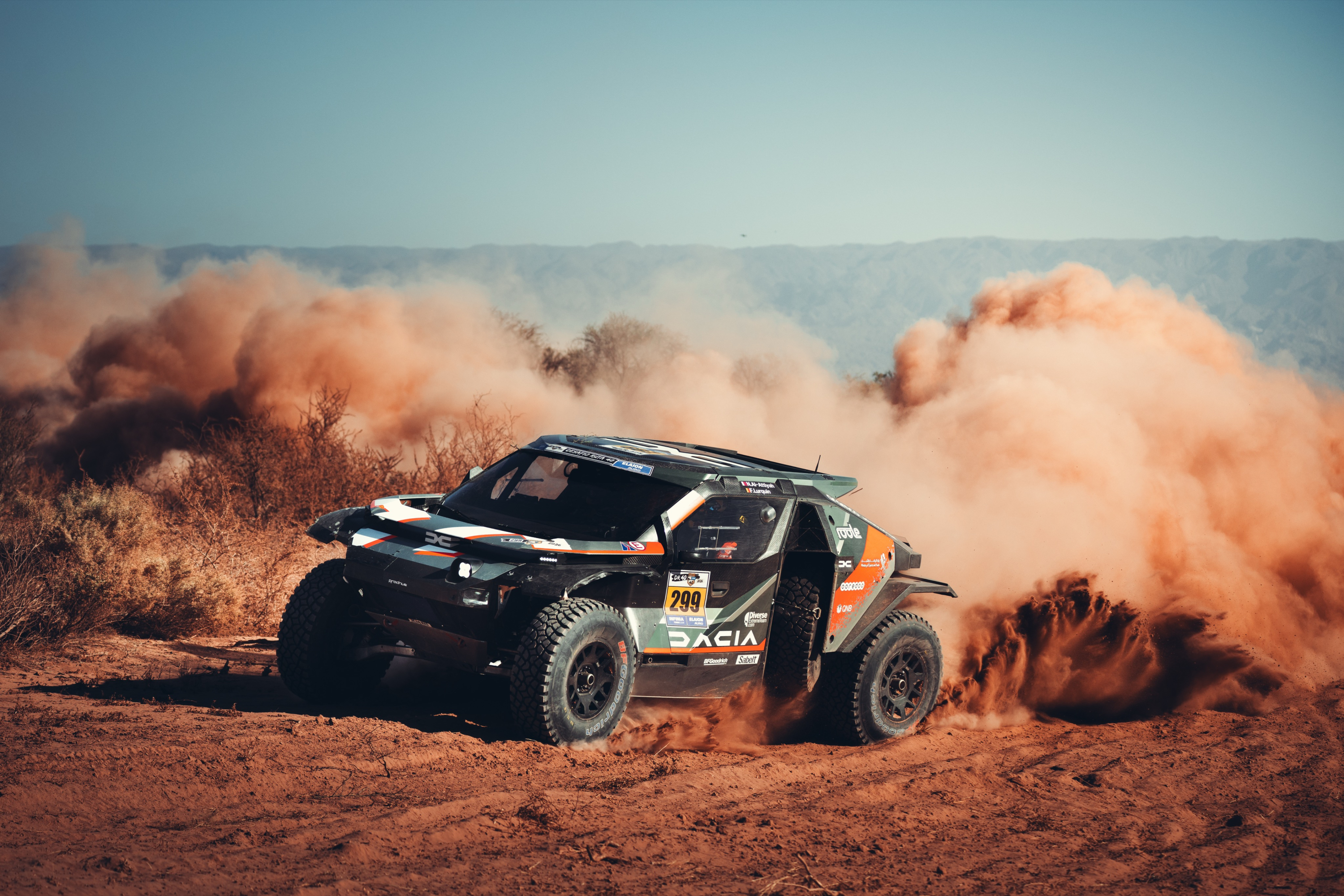 Al-Attiyah empieza la remontada después de un primer día complicado