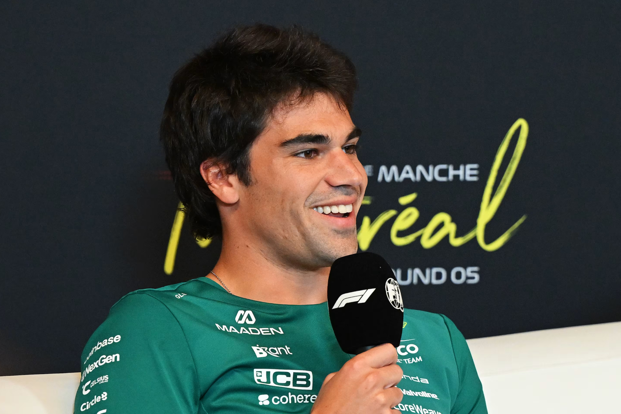 Deambulando en una conferencia de prensa.