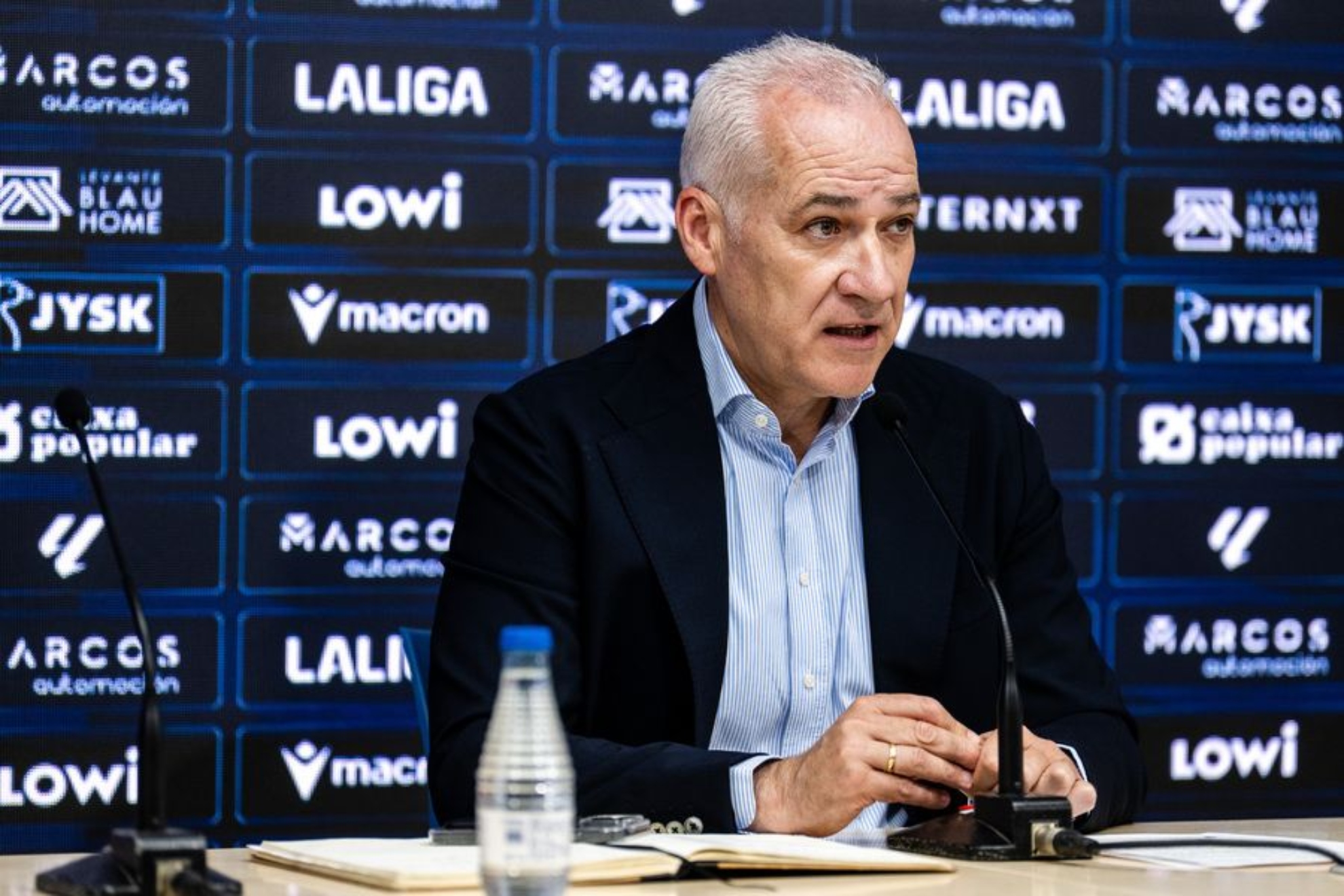 Pablo Sánchez, presidente del Levante, durante su comparecencia ante los medios de comunicación.