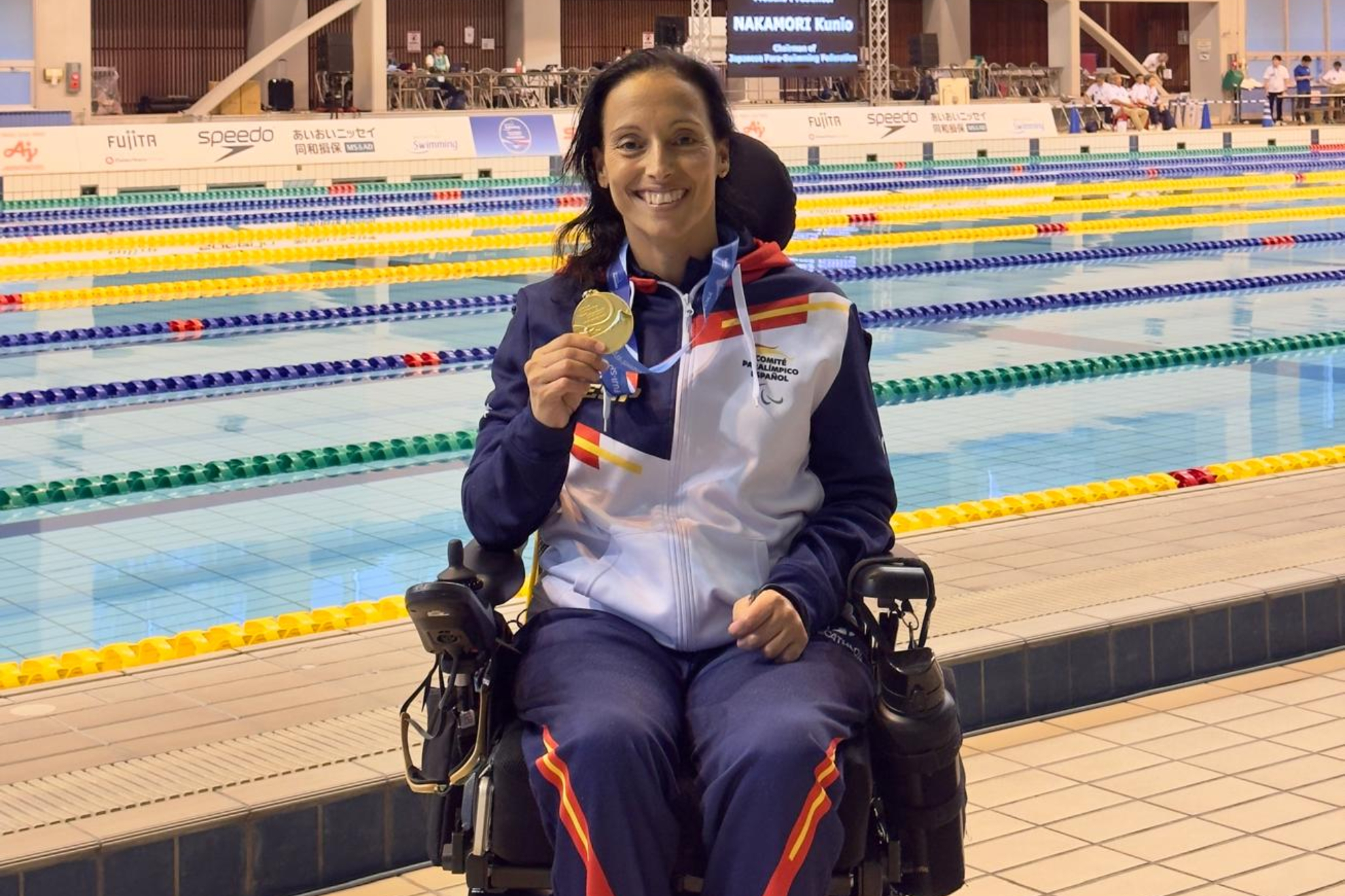 Teresa Perales posa con el oro ganado en las Series Mundiales de Fuji-Shizuoka (Japón). @FEDEDDF