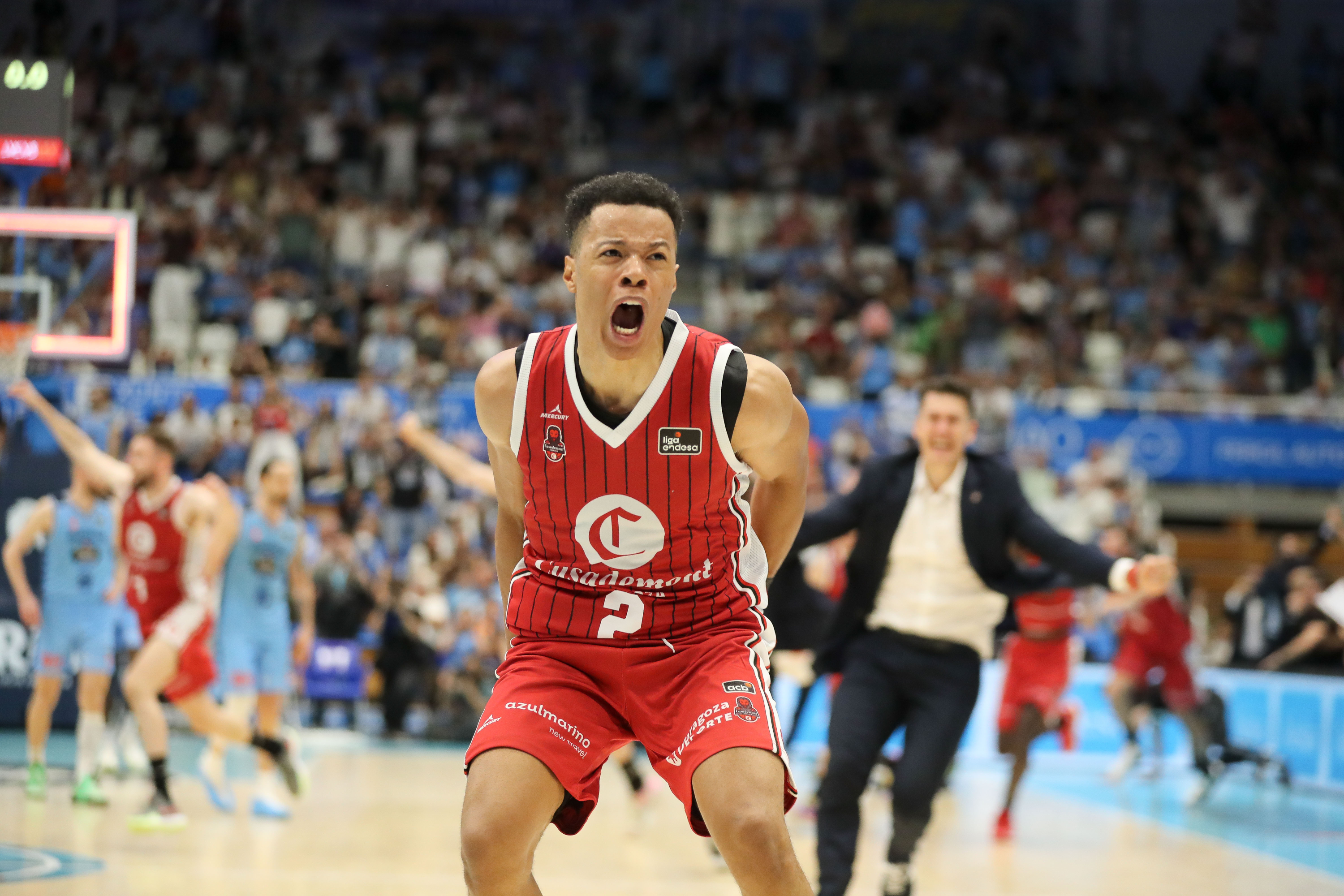 Trae Bell-Haynes celebrates the salvation of Casademont Zaragoza.