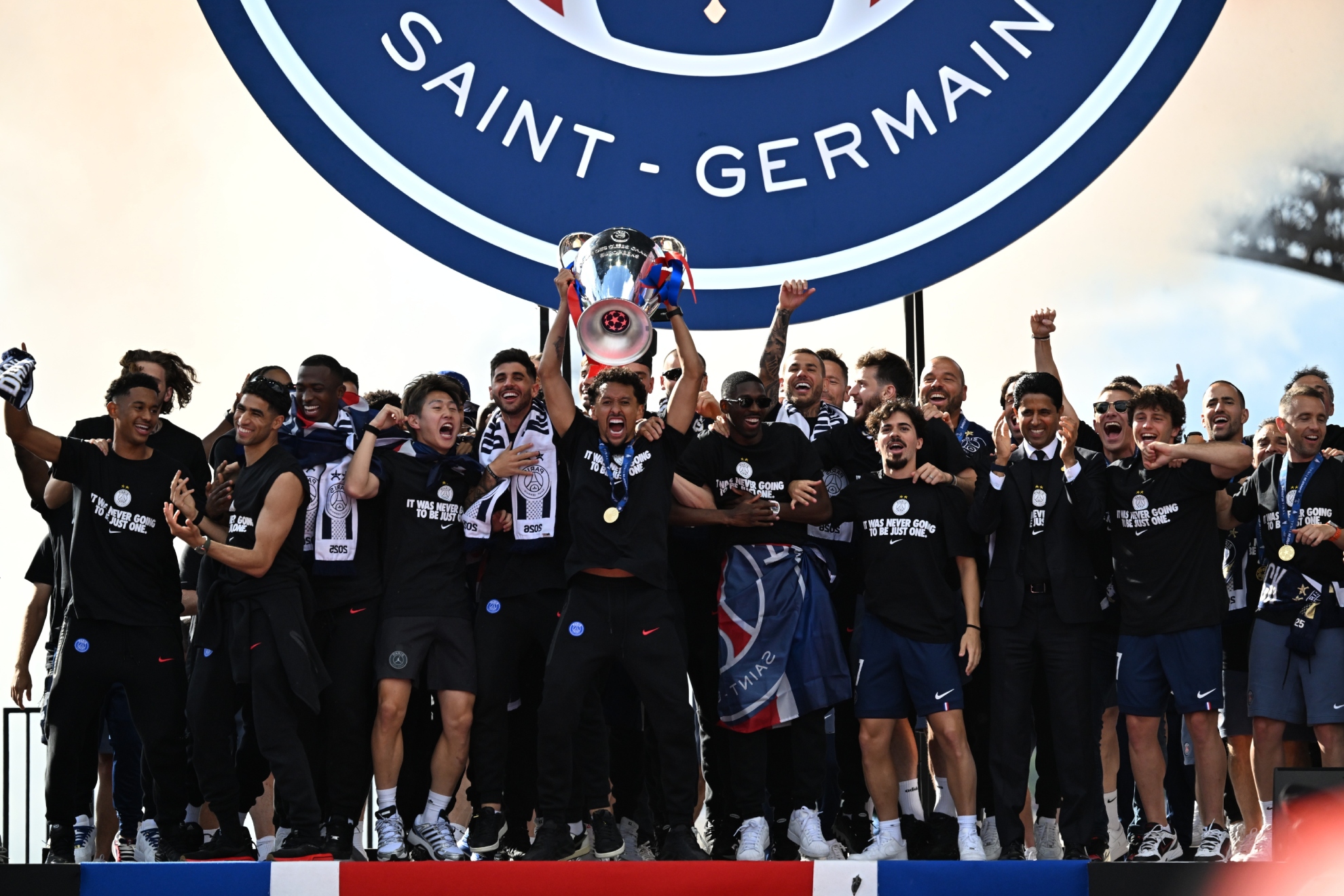Psg Rasmi Así ha sido la épica fiesta de la Champions del PSG en París
