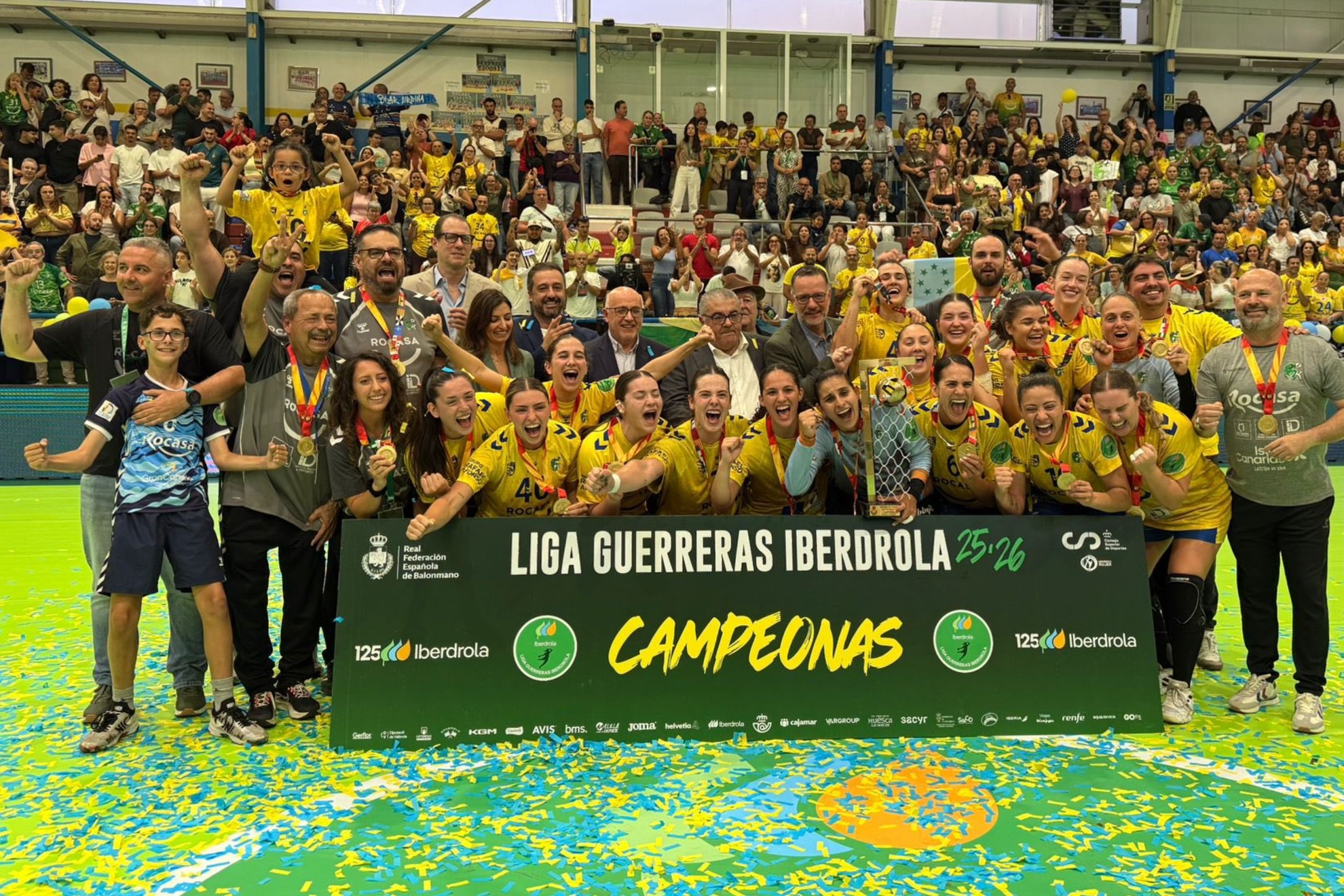 El Remudas celebra la conquista de la Liga Guerreras.