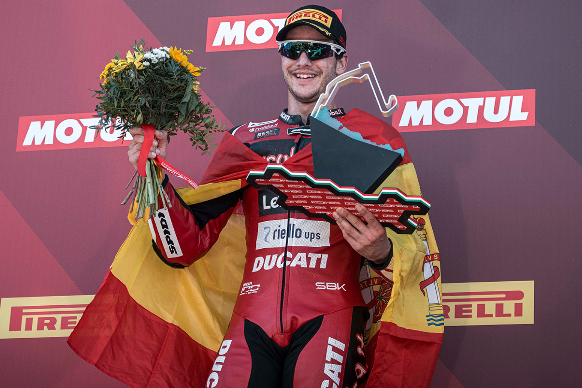 Iker Lecuona, en el podio de Balaton Park. DUCATI