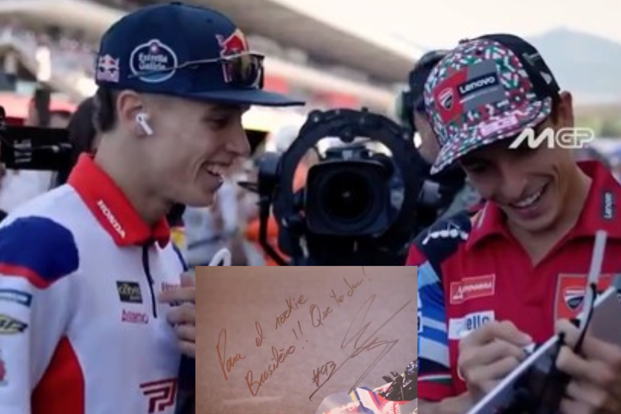 Marc Márquez firma el viral autógrafo a Diogo Moreira. MOTOGP