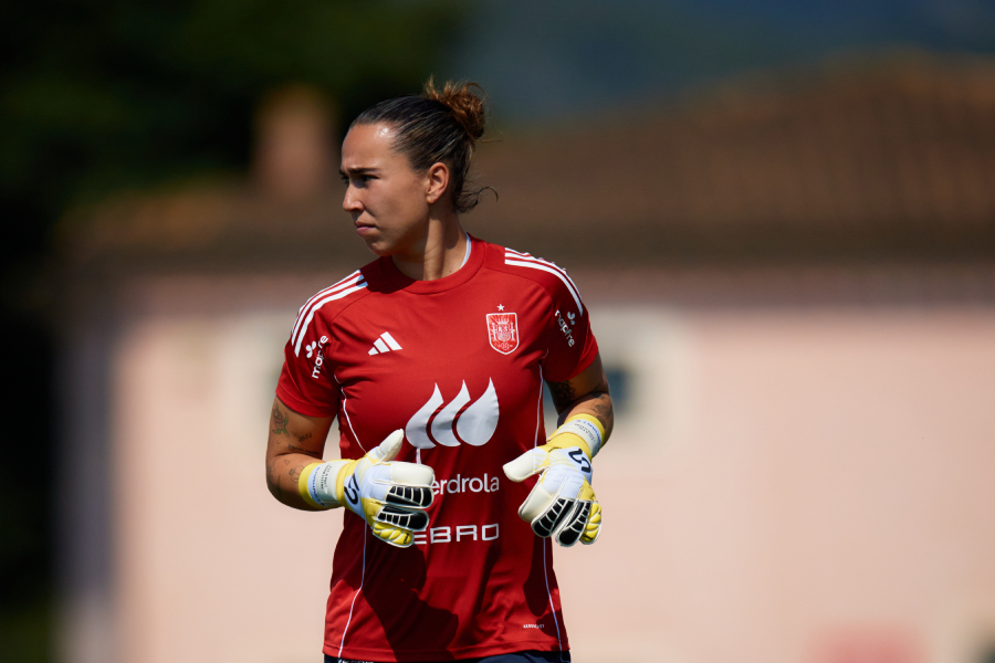 Cata Coll durante un entrenamiento de la selección española en Mallorca RFEF