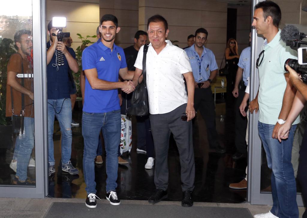 LLEGADA DE GUEDES A VALENCIA CON PETER LIM