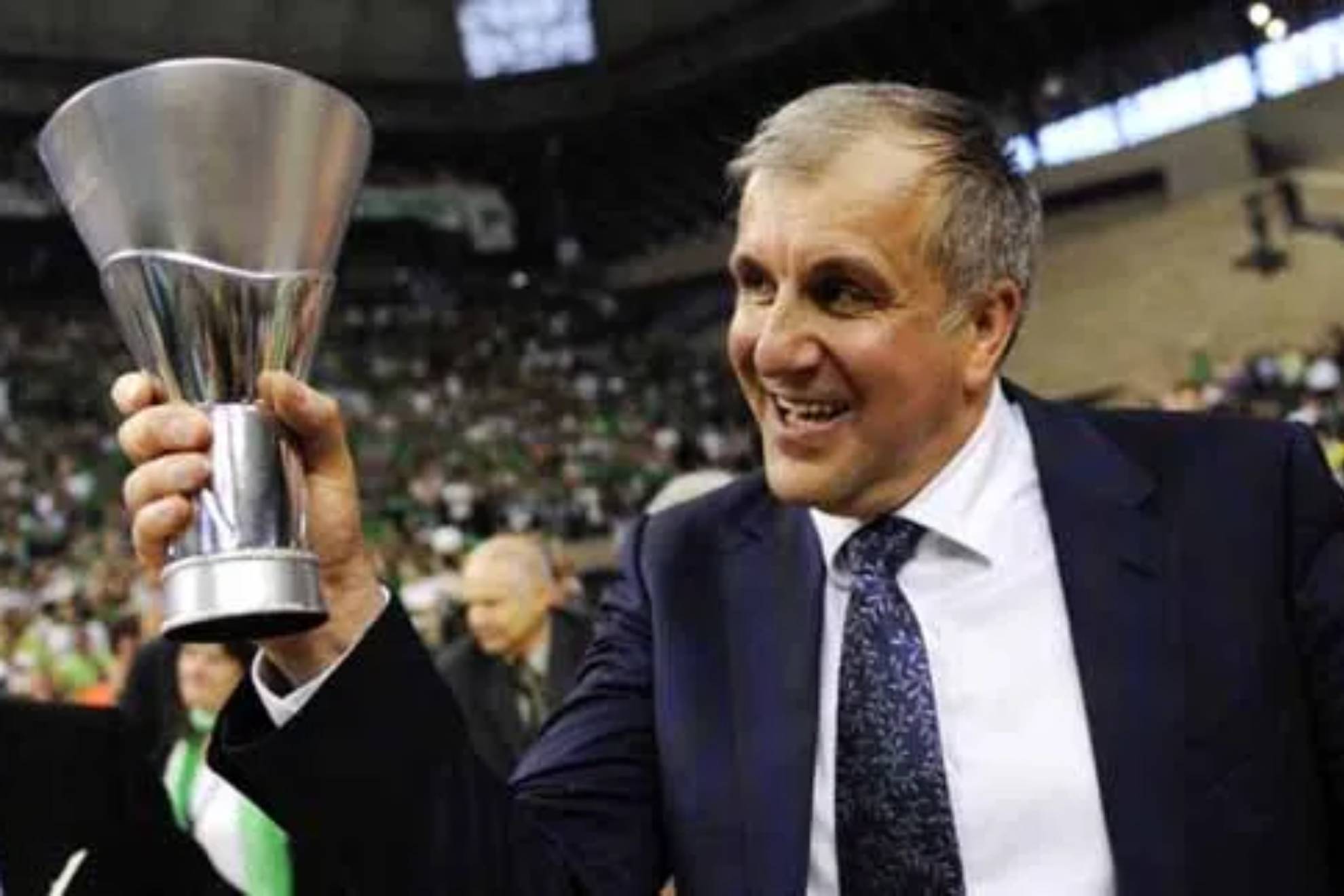 Zeljko Obradovic celebra la consecución de una de sus Euroligas con el Panathinaikos. FRANCESC ADELANTADO
