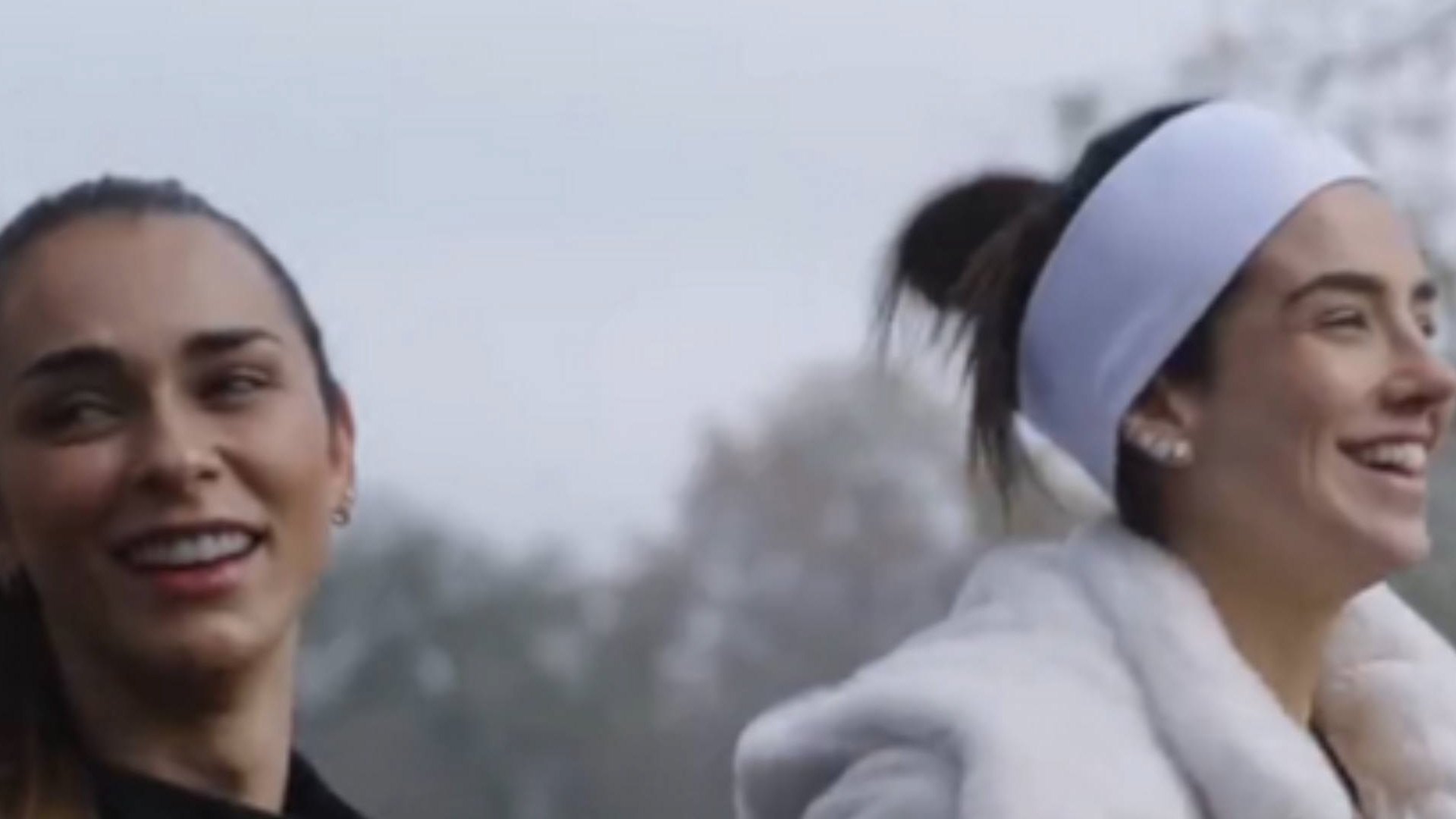 Globo estrena este "Convocadas", un documental que explora la vida cotidiana y entre bastidores de las esposas de los jugadores de la selección de Brasil. 