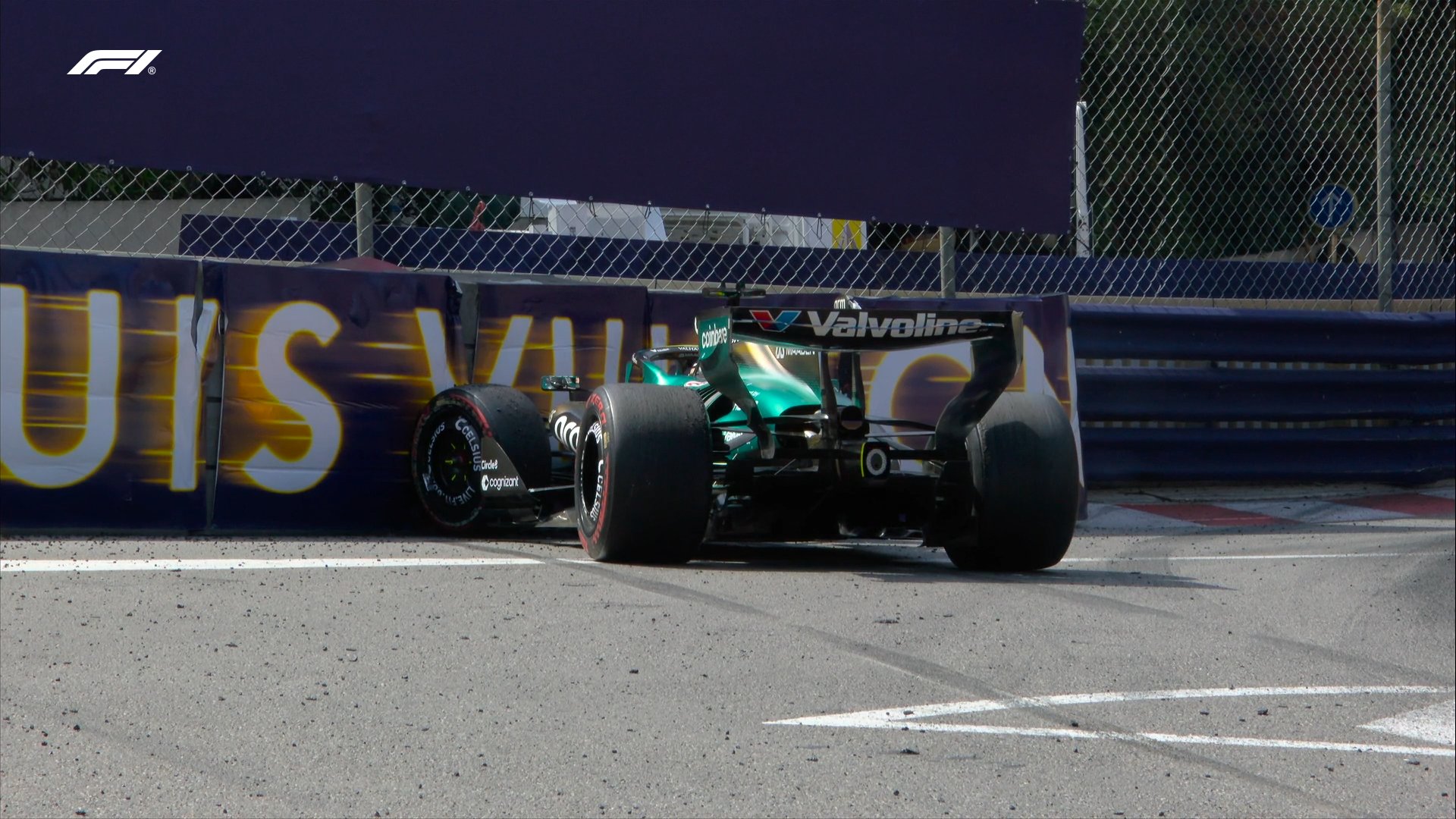 Stroll, estampado en el muro en carrera. F1.com