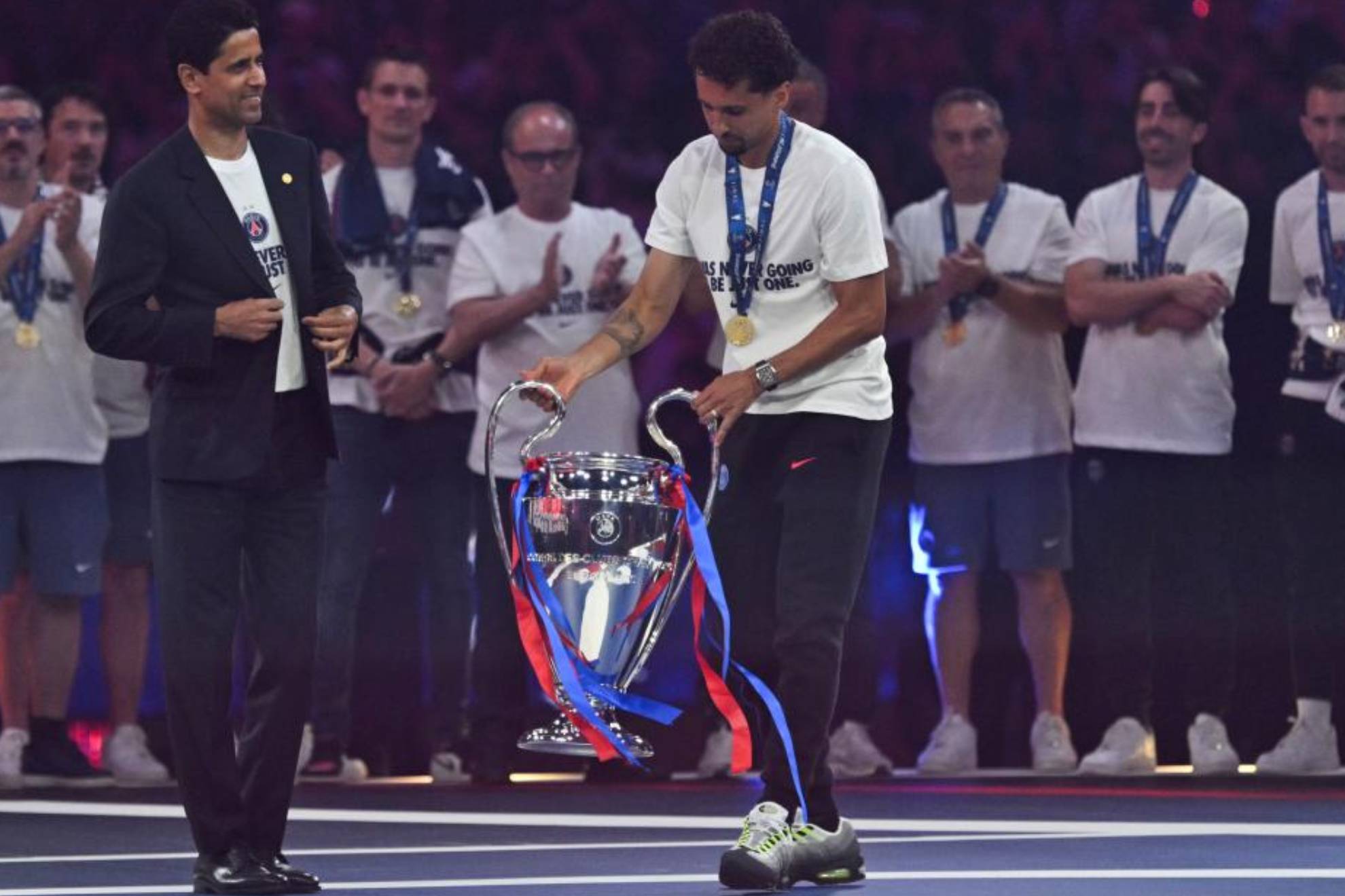 Marquinhos y Al Khelaifi, en la celebración en el Parque de los Príncipes.