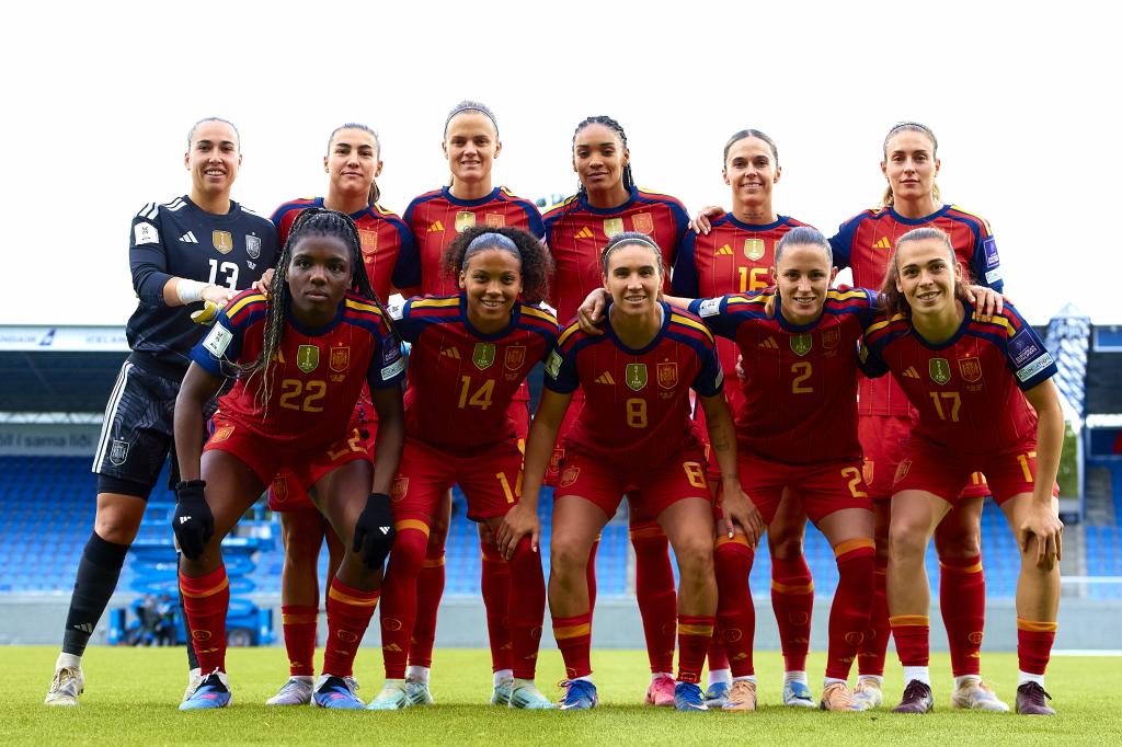 Once inicial de España ante Islandia en Reikiavik. RFEF